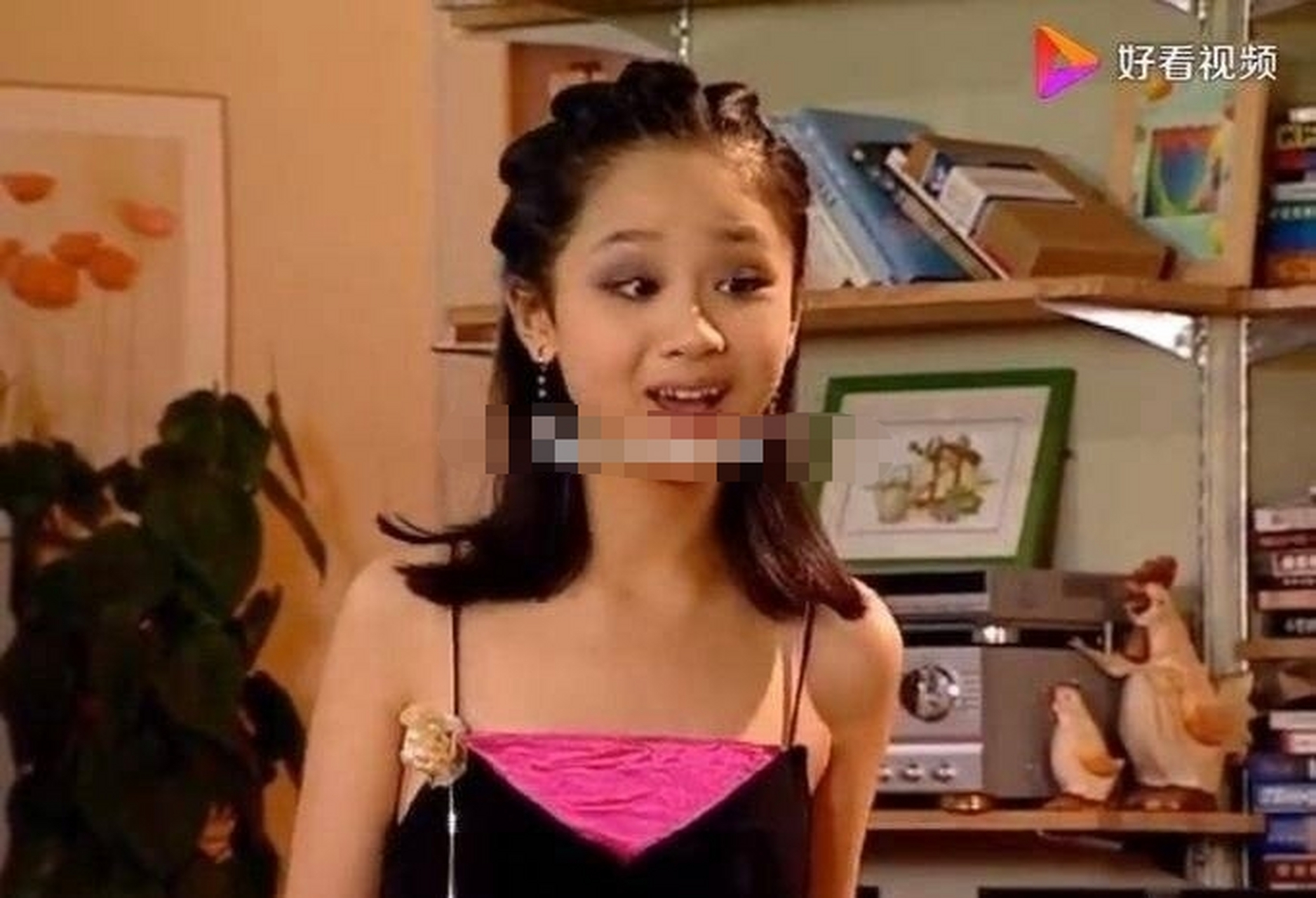 有网友吹杨紫,发了杨紫在《家有儿女》里的截图 后来网友说这vcd还会