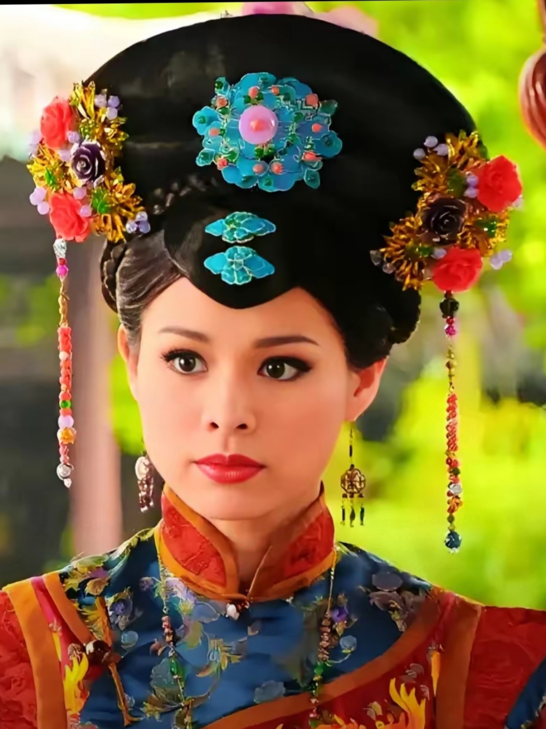 胡杏儿和李乘德都非常爱家里的三个宝贝,夫妻俩只要有空就会陪着三个