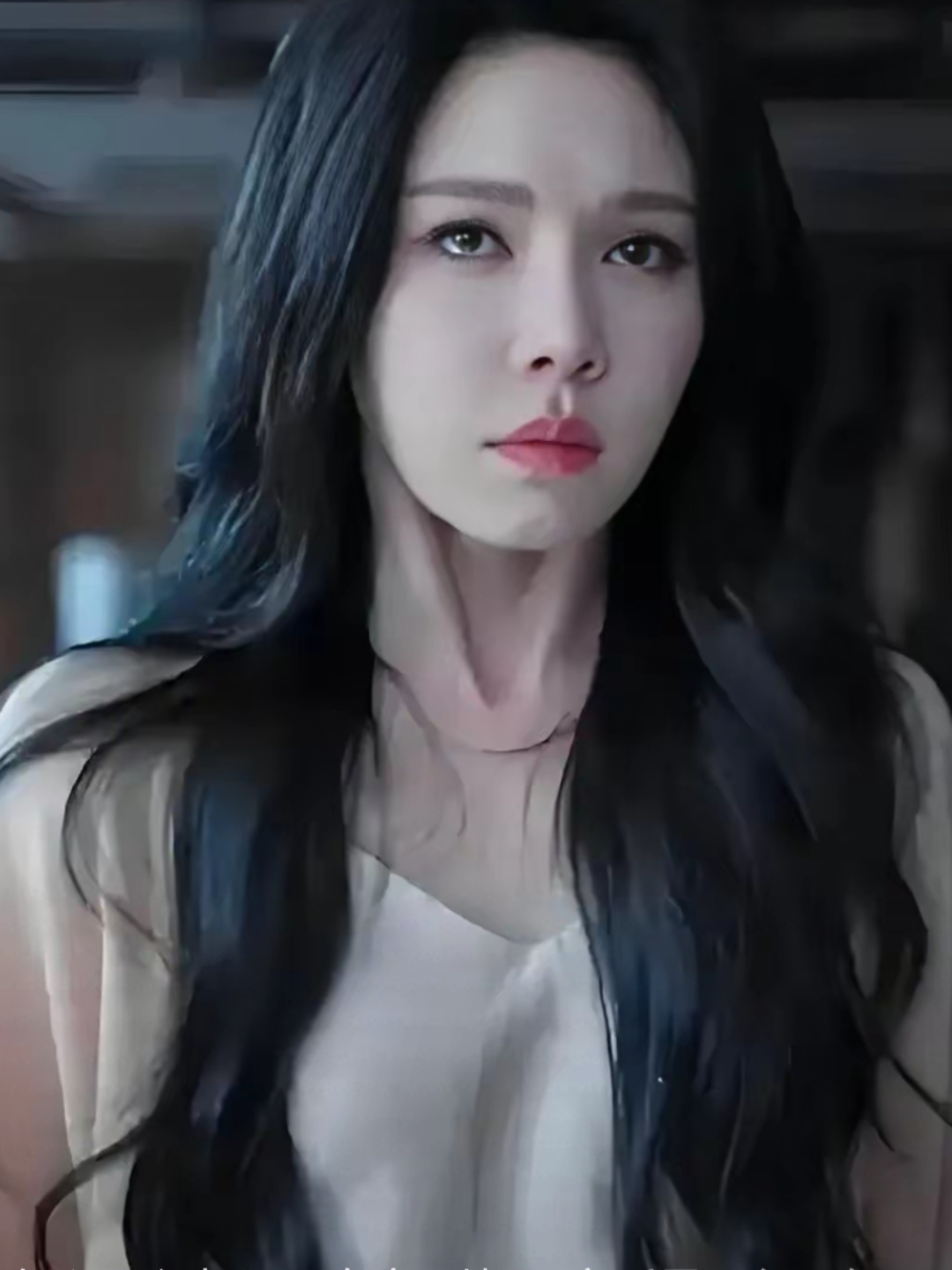 姜十七的颜值也引发热议.原来,她的美貌似乎高度依赖滤镜