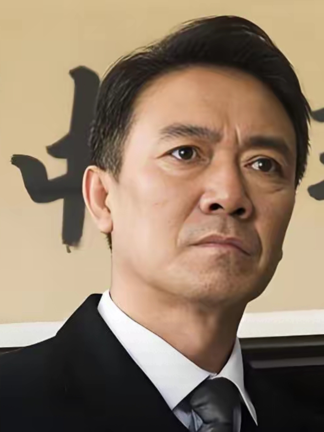 面对妻子的伤心欲绝儿子李小珂的苦苦挽留李幼斌却去意已决