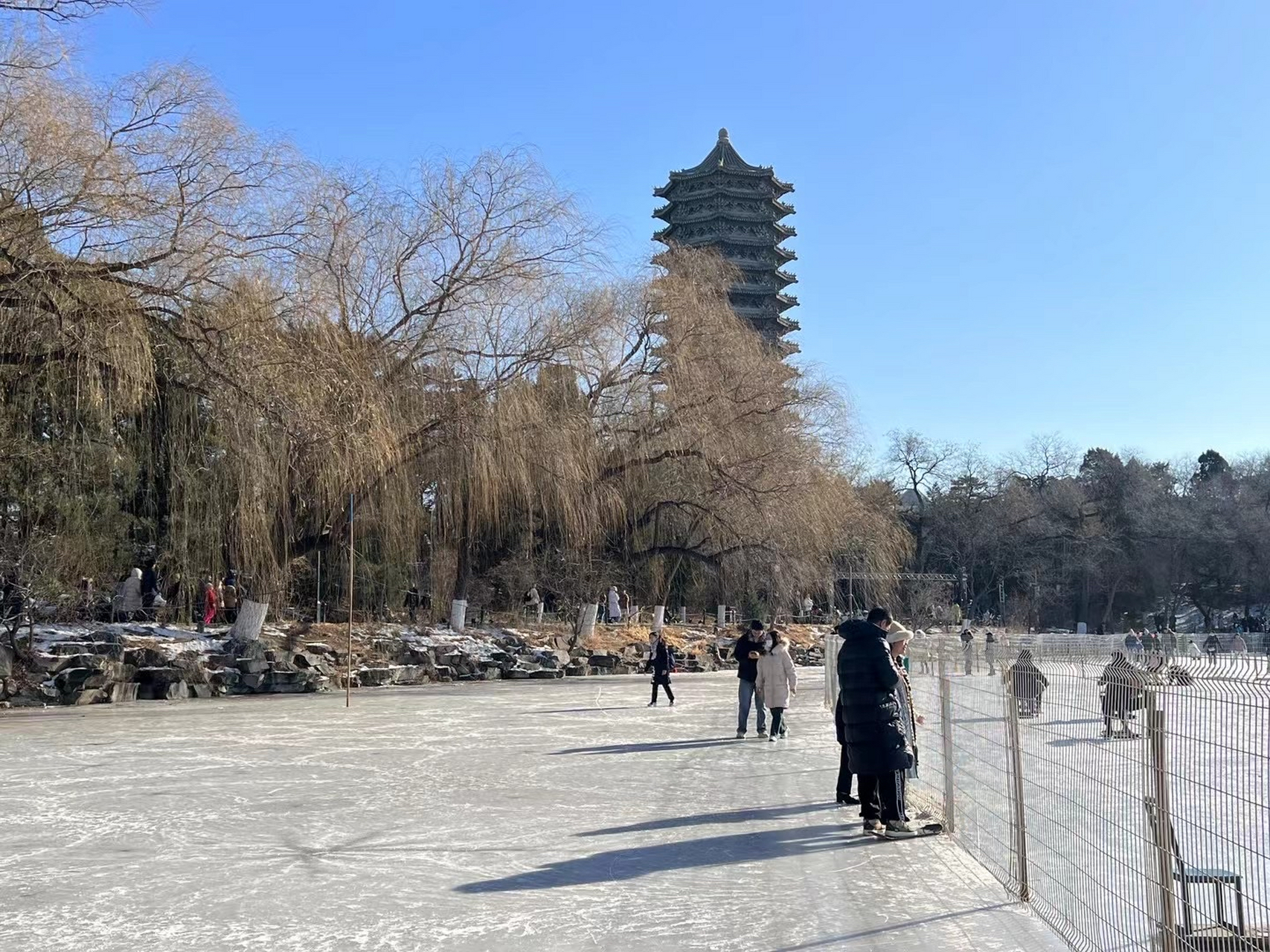 未名湖雪景图片