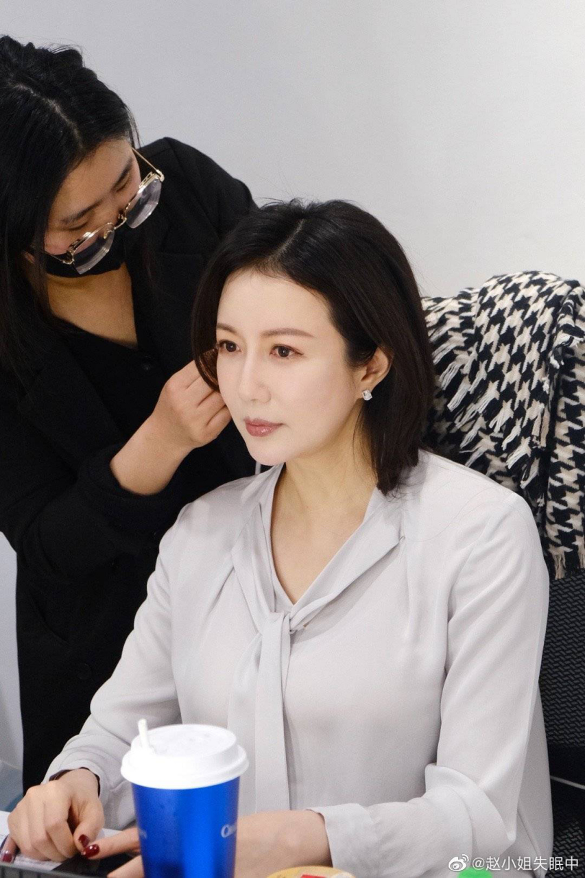 不止于她#   赵若虹～73hours老板娘～老公那多,是著名推理小说家.