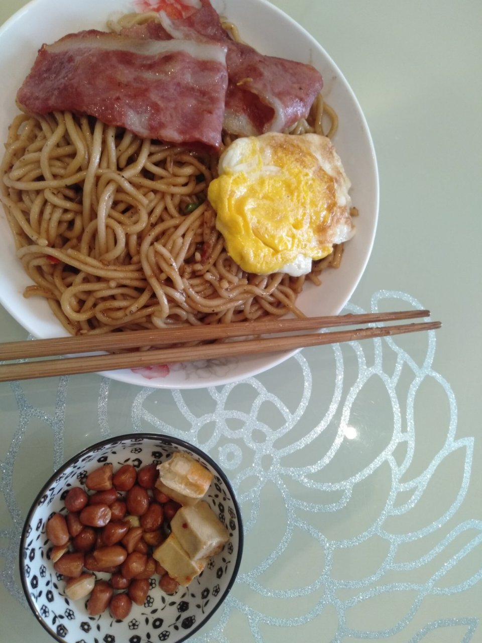 一人餐,培根炒面