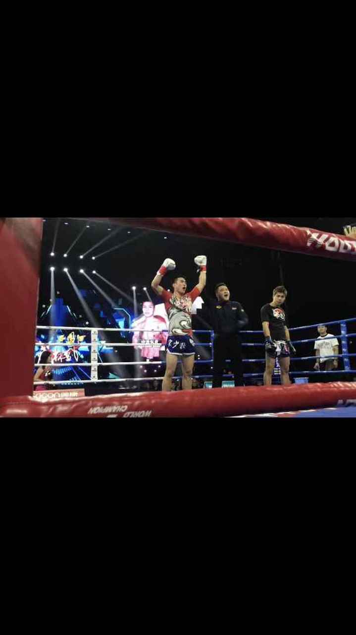 在前几日结束的武林风的比赛中,一龙奥宇"浪子"宋少秋三局完胜日本k-1