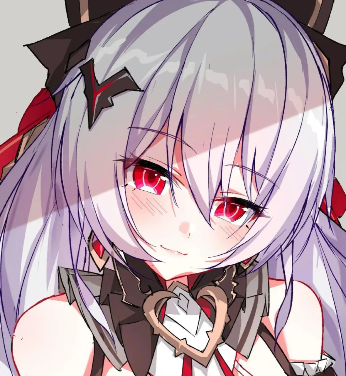 大月下温柔的看着舰长