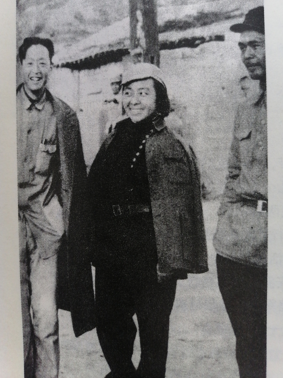 1936年,因《莎菲女士的日记》和主编《北斗》杂志广受进步青年欢迎的