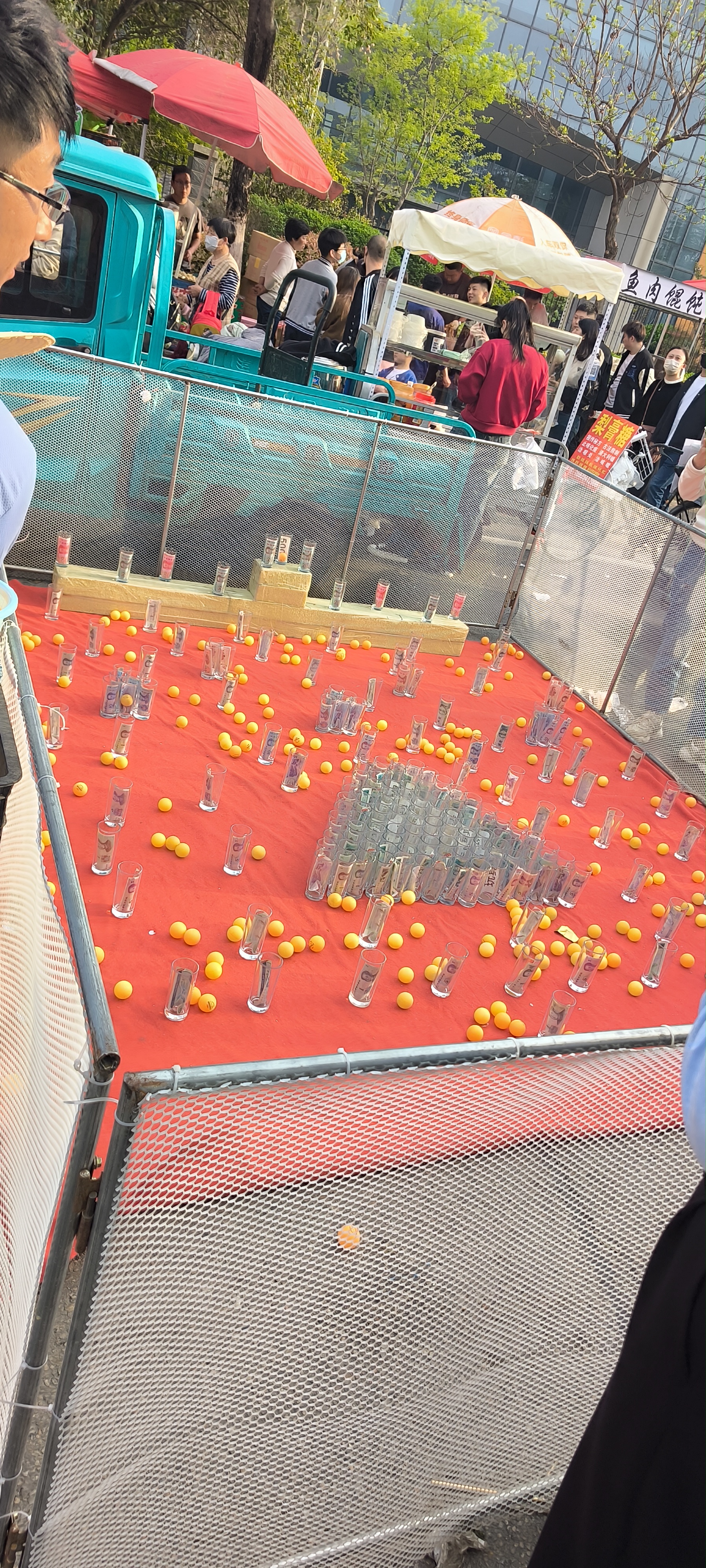 套圈新玩法[得意][得意][得意]