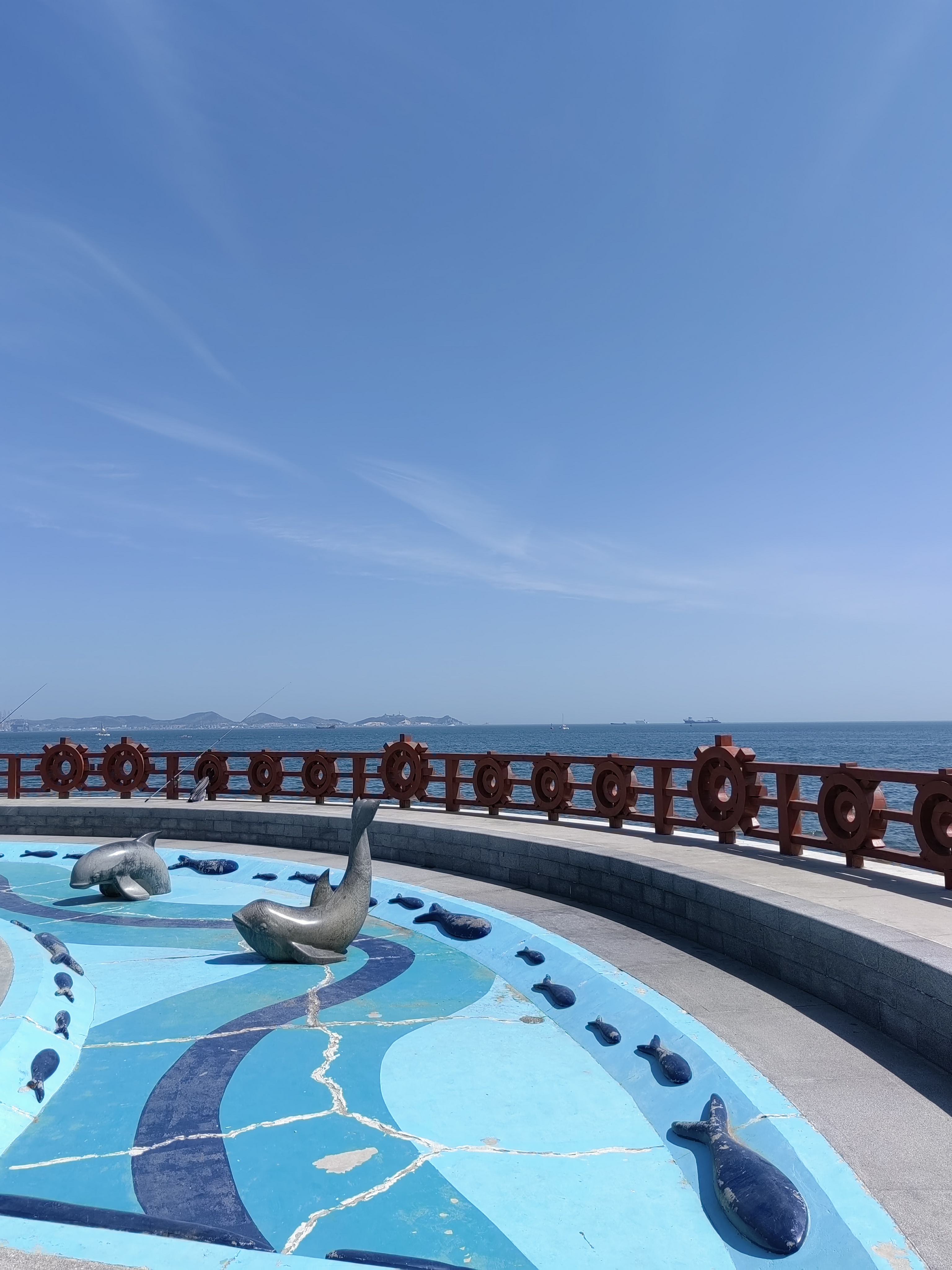 海阔天高,空气清新,吸引了不少游客前来游玩,感受它的独特魅力