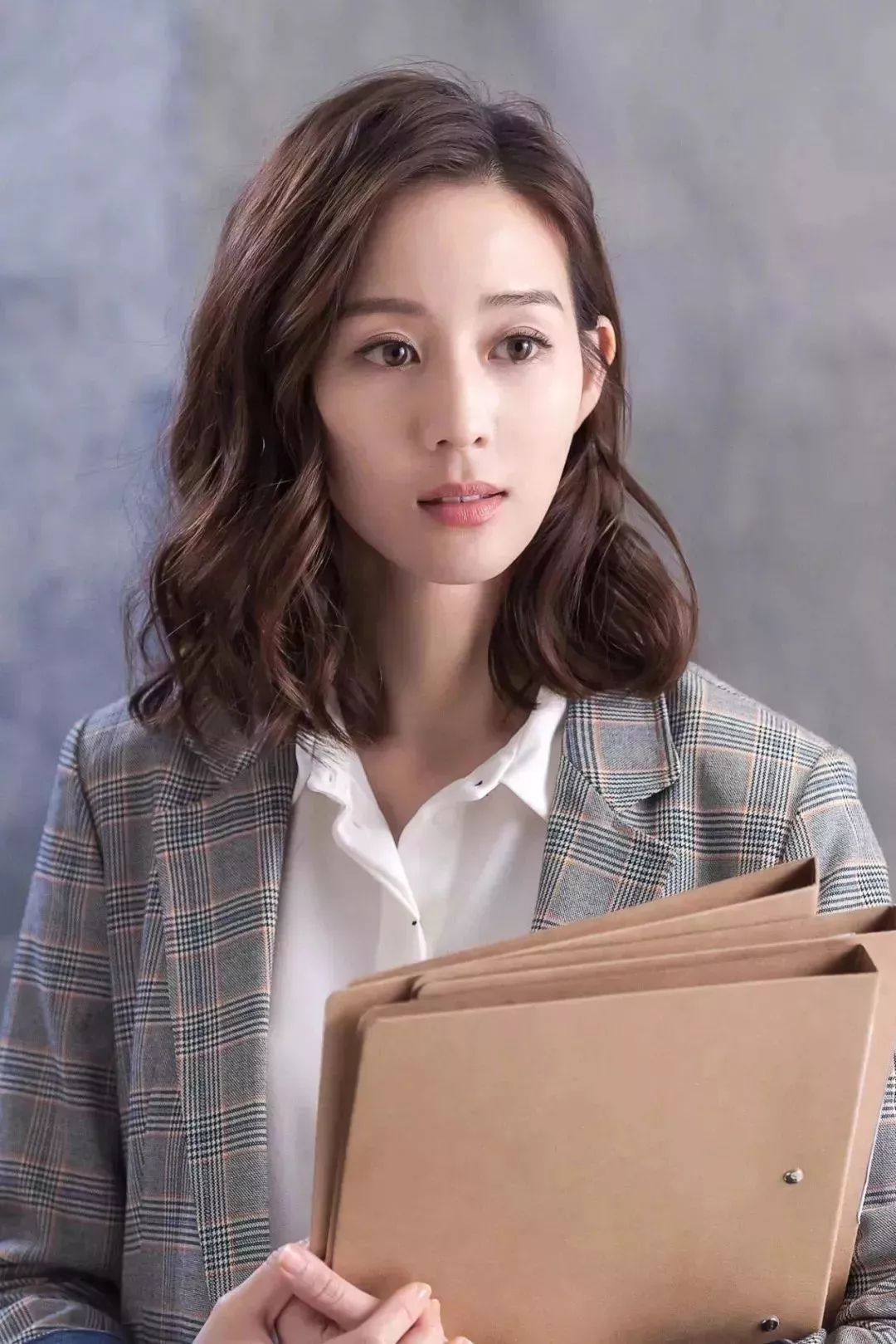 张钧甯:从法学高材生到"高级美人"的多维人生