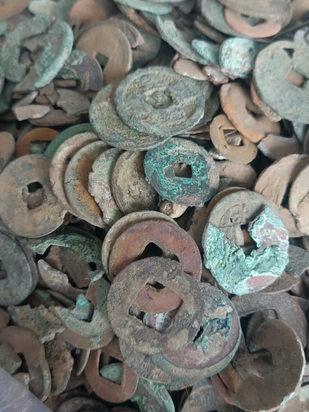 夏海贝,商海贝,石贝,骨贝,周春秋战国铜贝及各种质地贝币刀布圜钱,秦