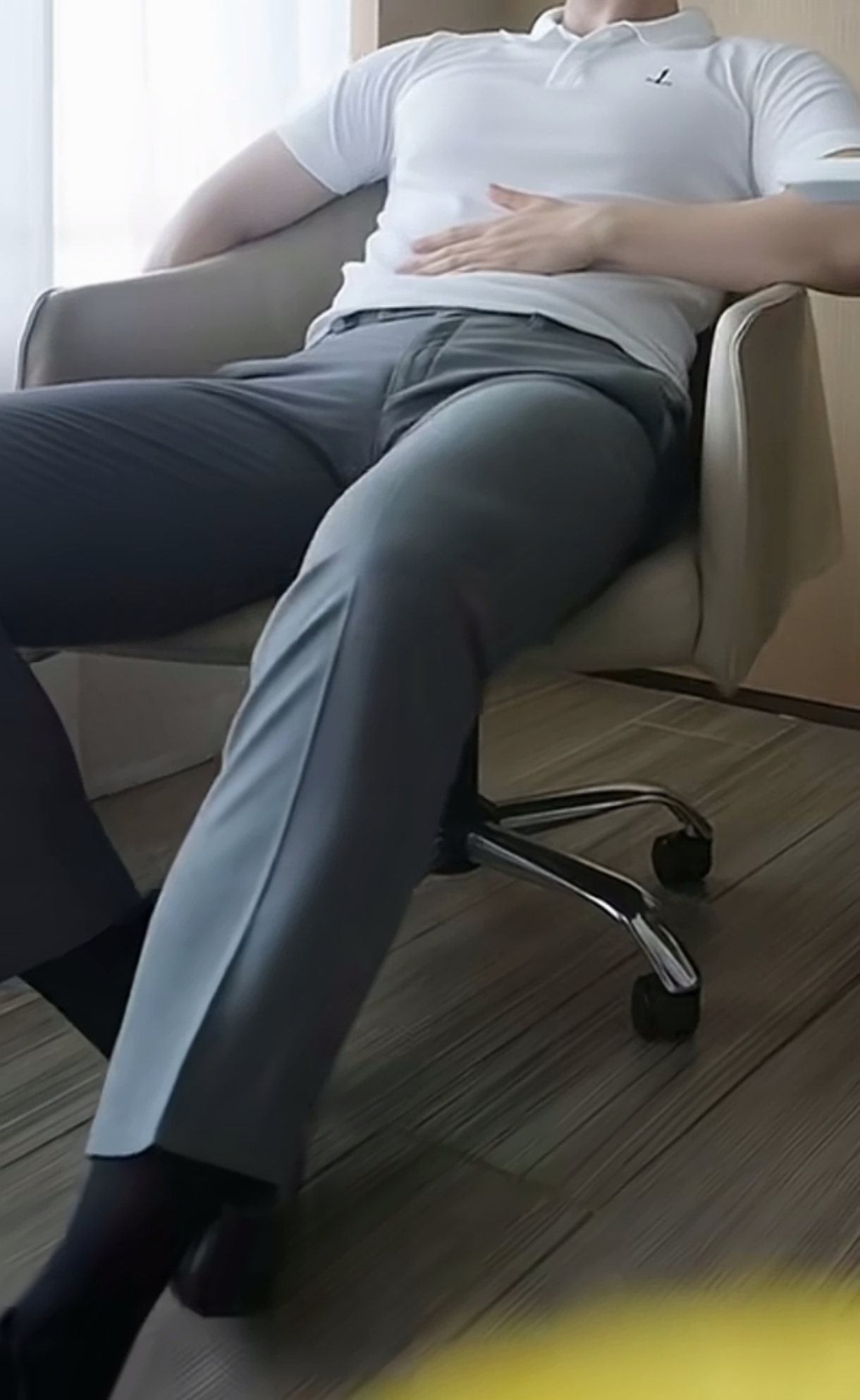 我哥180cm180斤,胸肌丰满到让人惊叹!