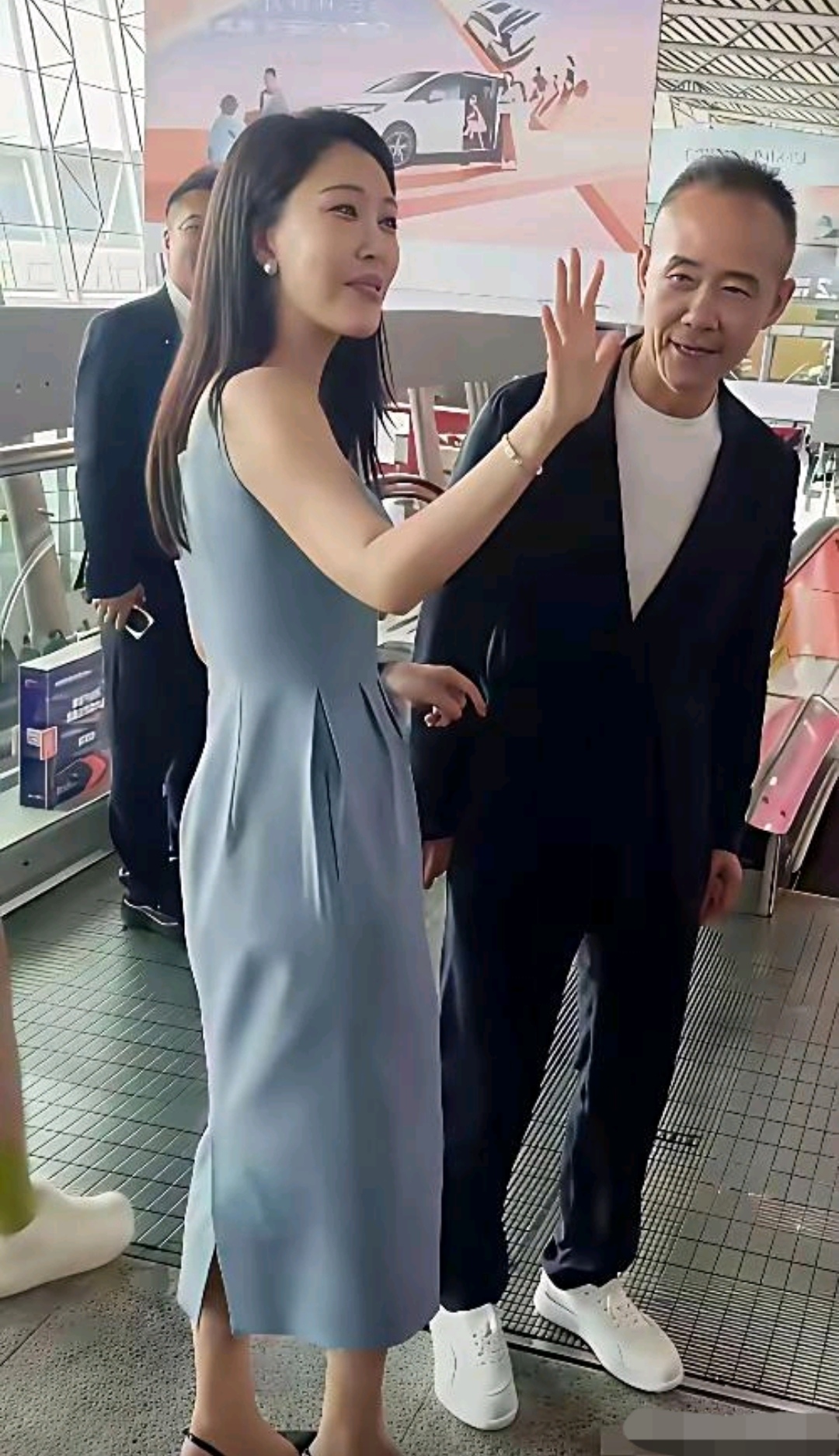 王石的老婆田朴珺确实很漂亮,她出生于1981年,现年四十四岁,本是上海