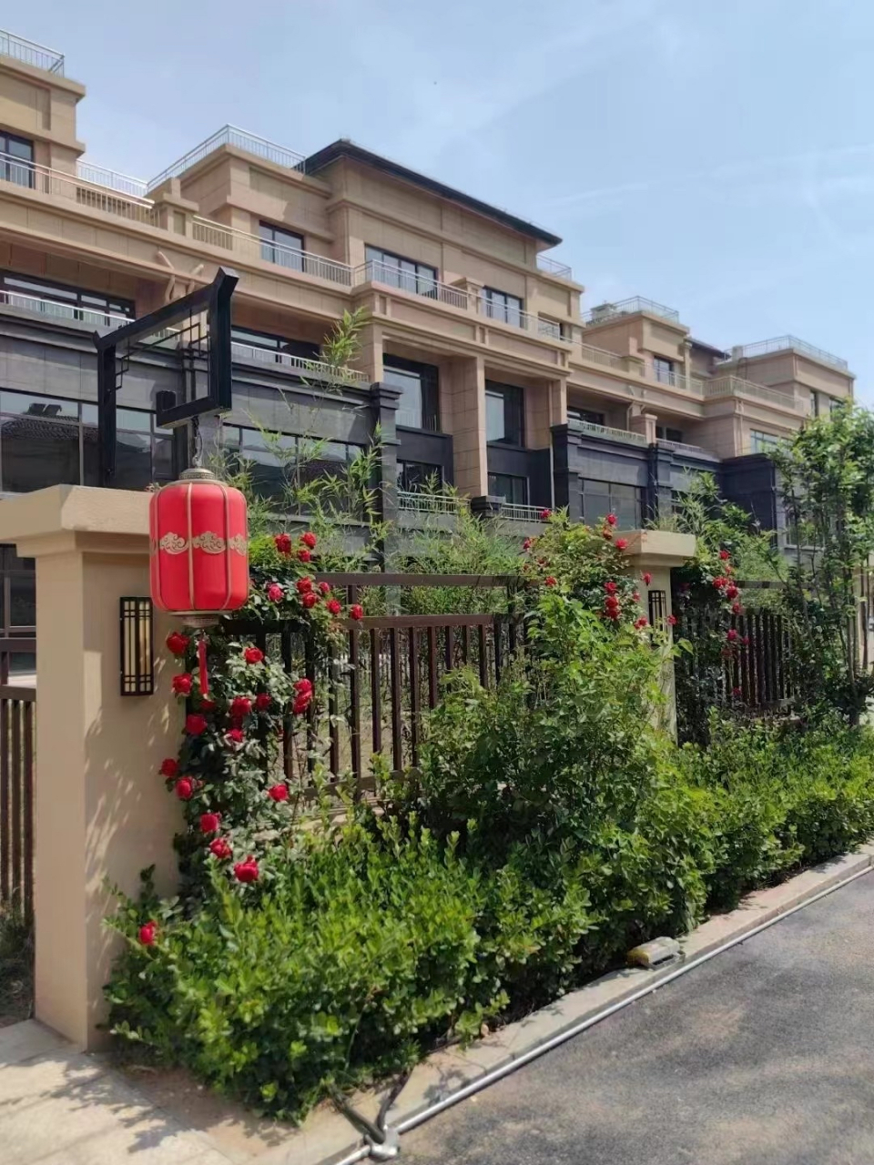 太原汾河边现房联排别墅  351平中间户特价别墅1套,原价580万,现价530