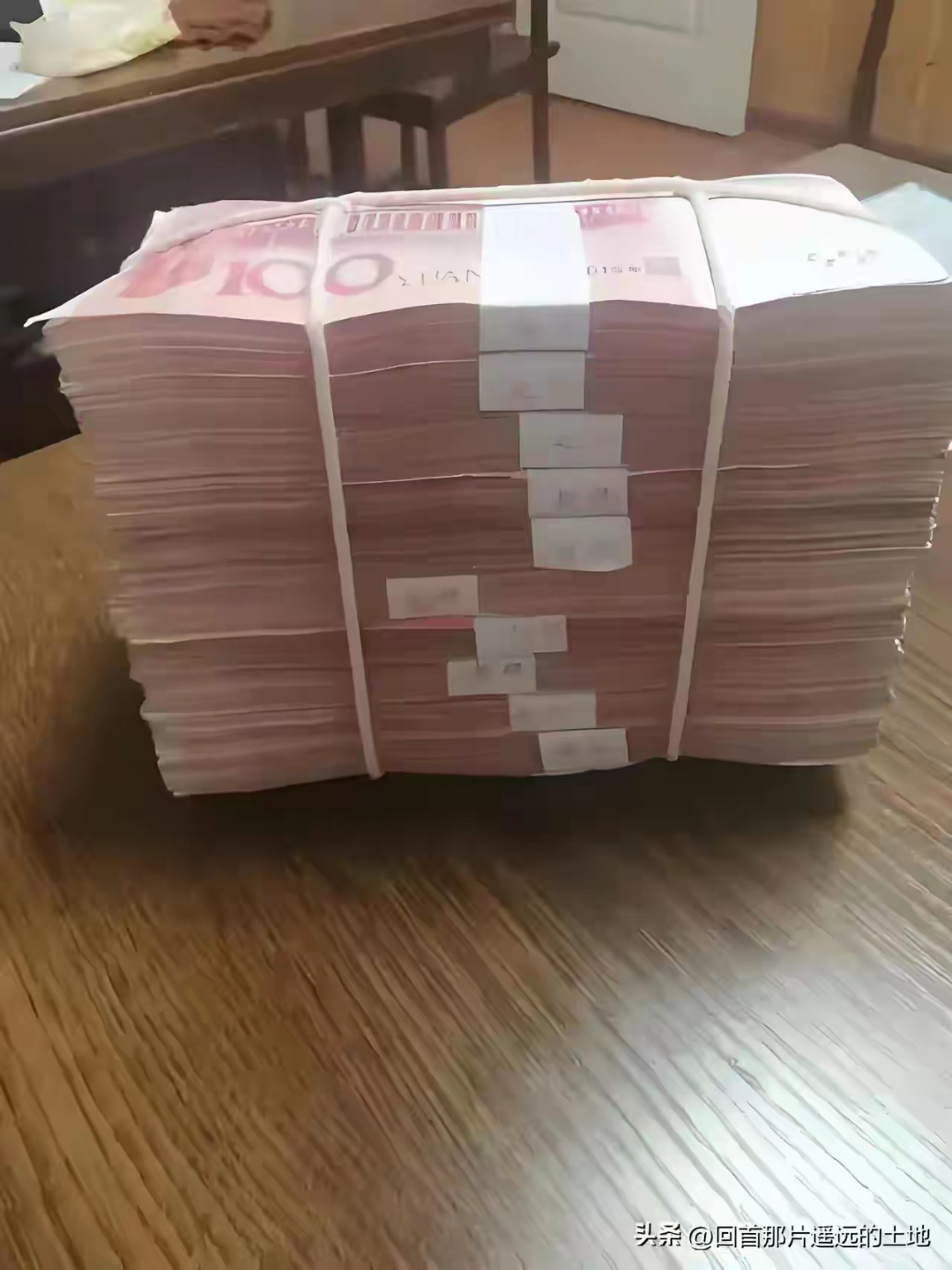 据说把10万块钱分成三个部分存,可以把利息最大化