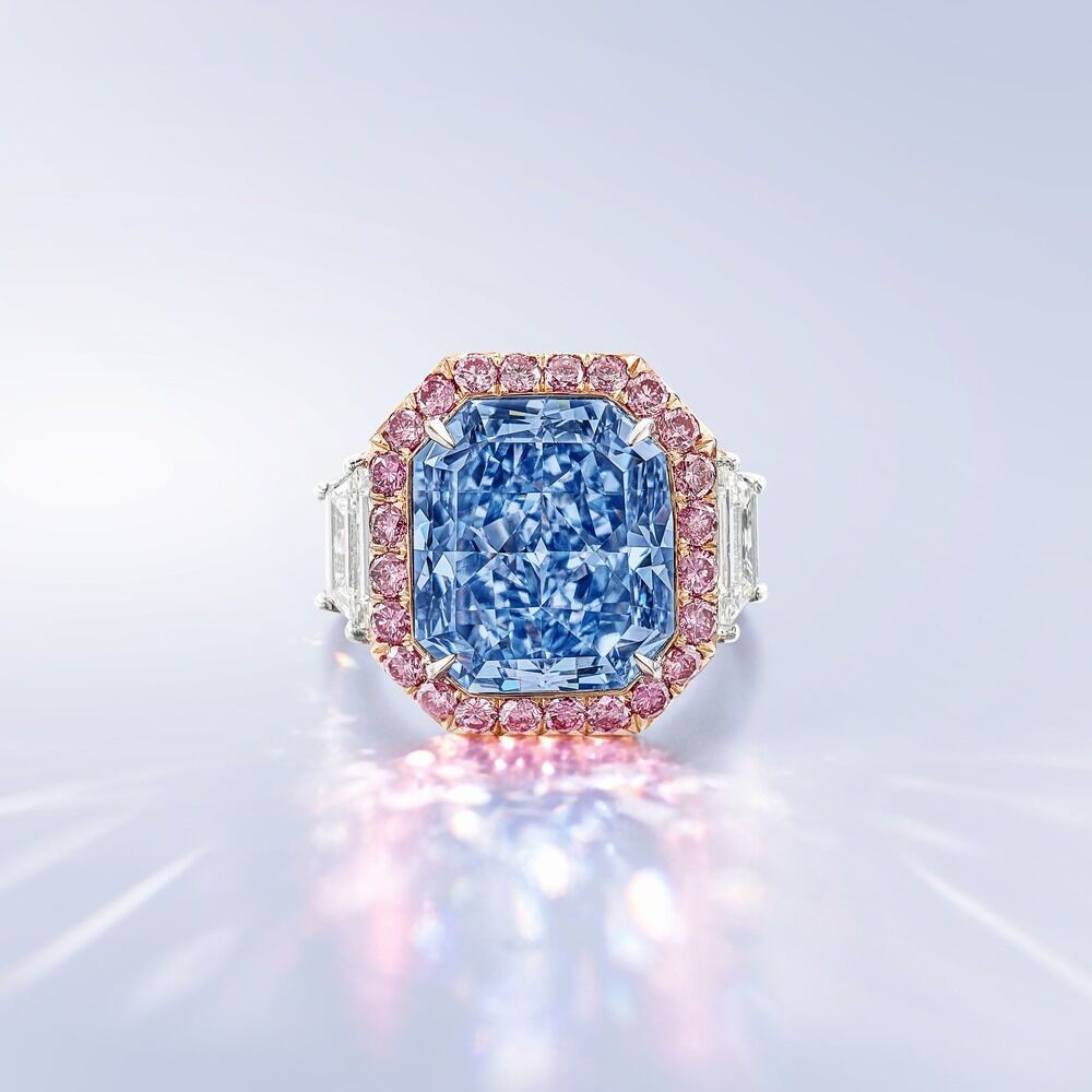 这些珠宝的美(509):infinite blue蓝钻 这件作品,切割完美,色度纯净