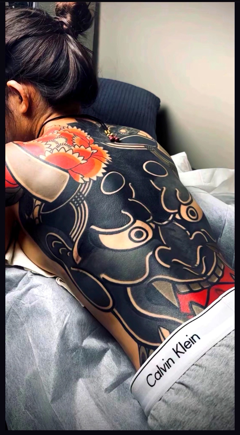般若老传统满背纹身