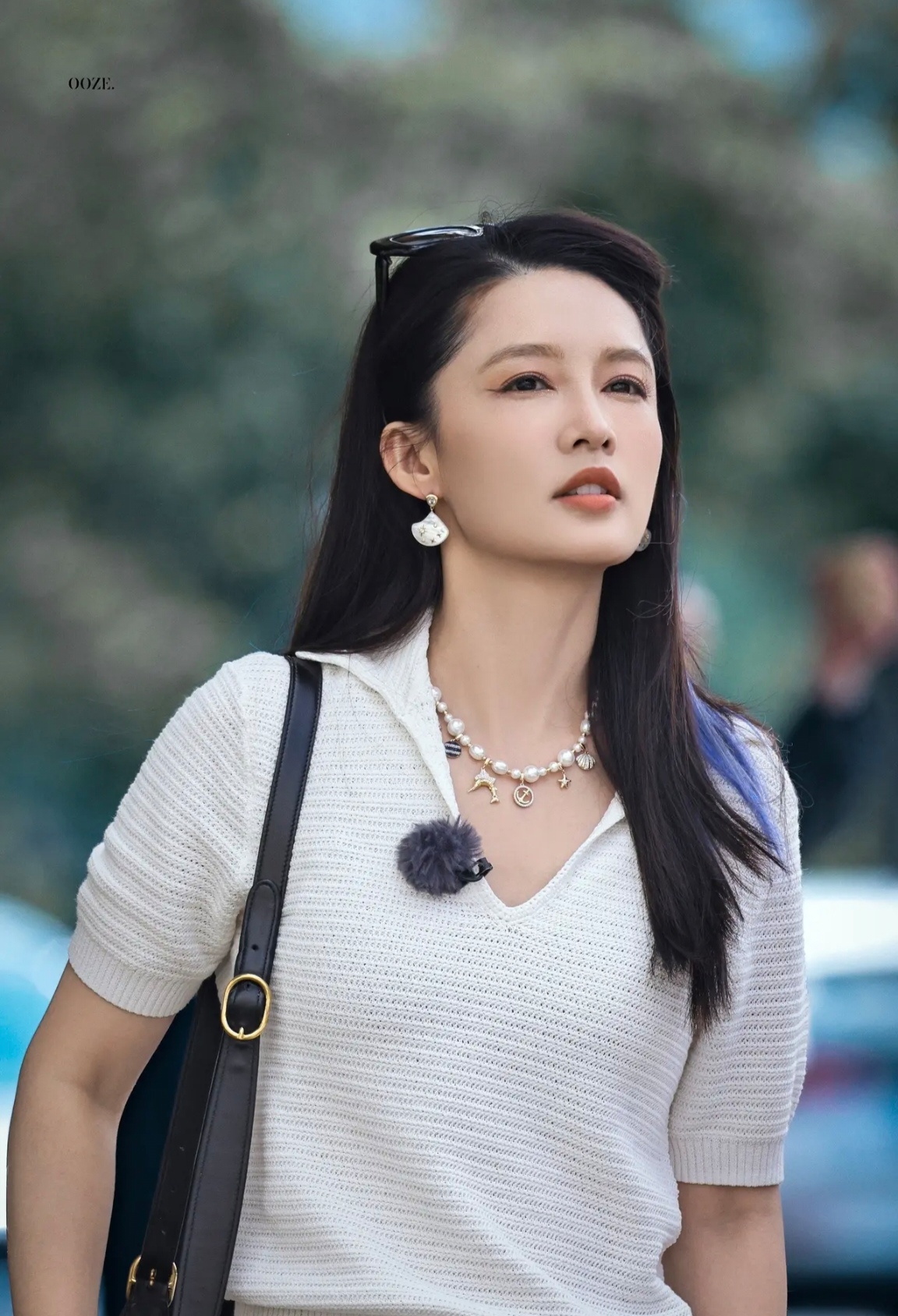 演员李沁icon身穿mo&co