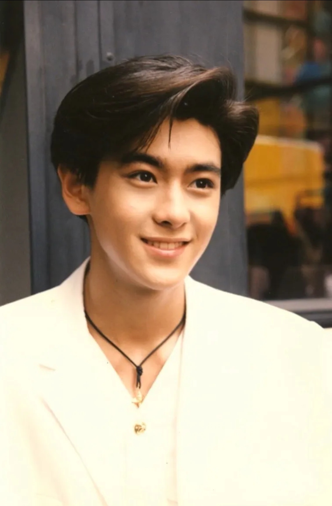 那个穿着白衬衫的林志颖,笑容清澈温柔,是年少时光里最美好的牵挂