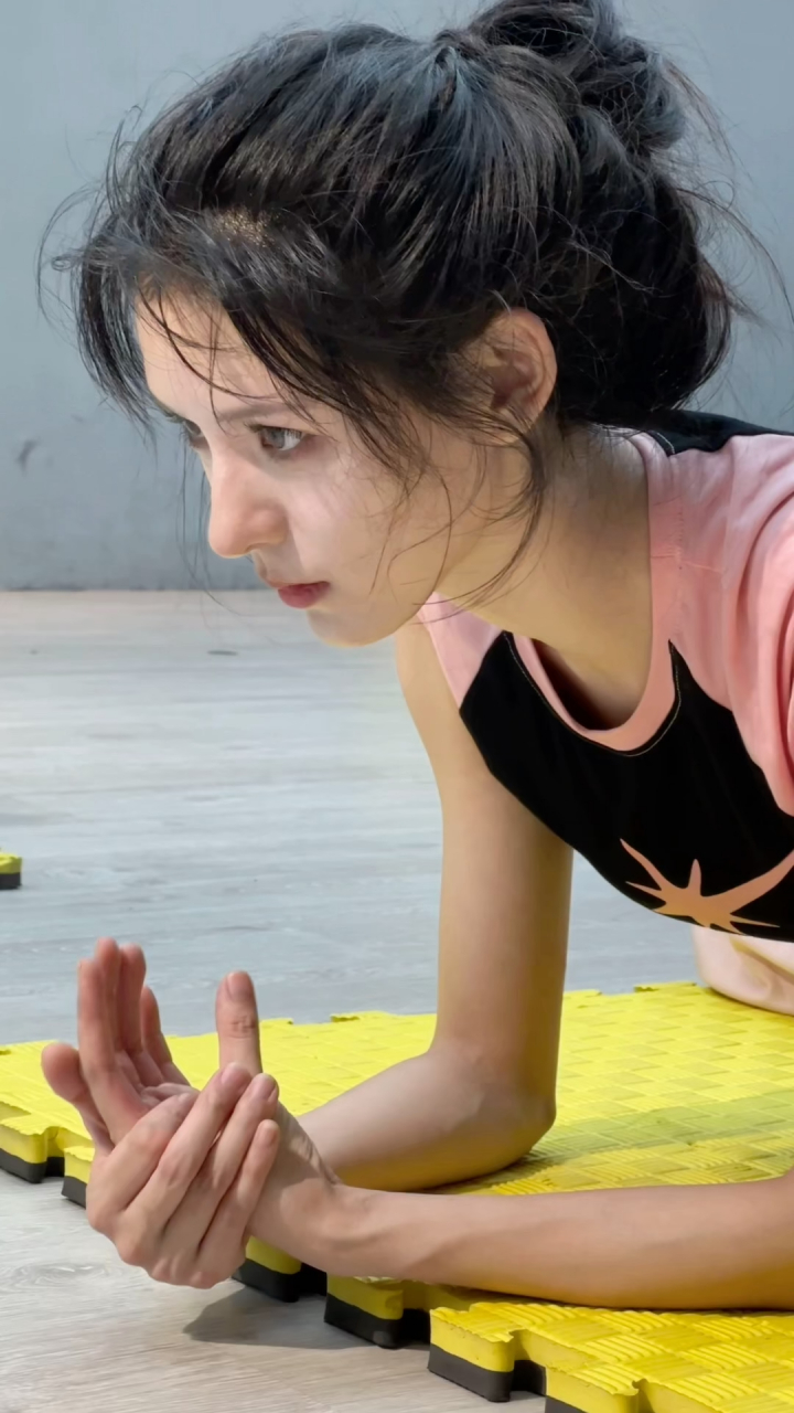 张予曦的跳舞花絮,五官太精致了.#张予曦