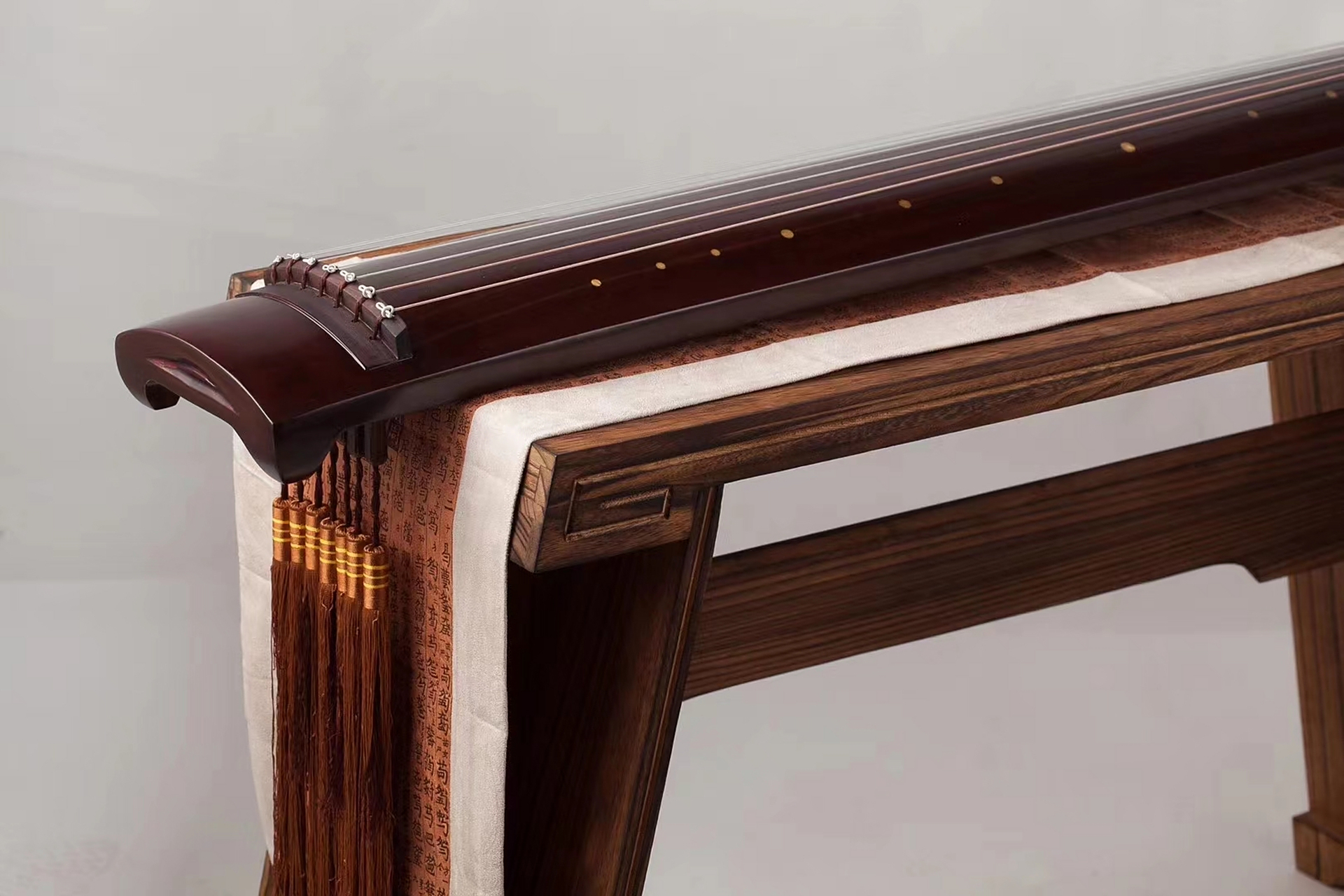 郑州古筝古琴琵琶专卖店位于金水区北三环72号筝琴坊琴行,北三环与