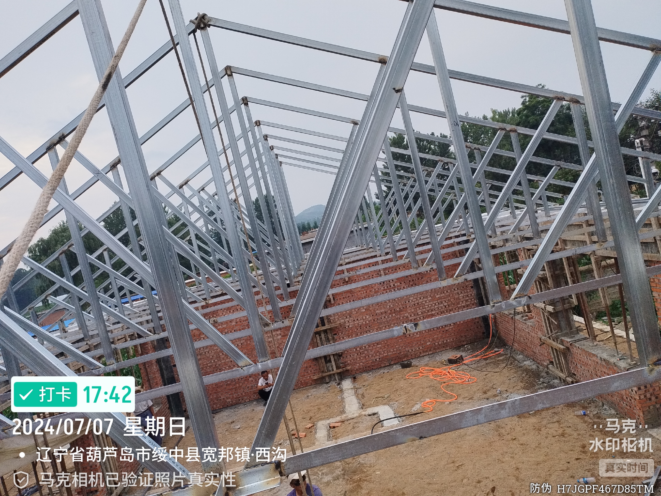 轻钢龙骨干挂琉璃瓦