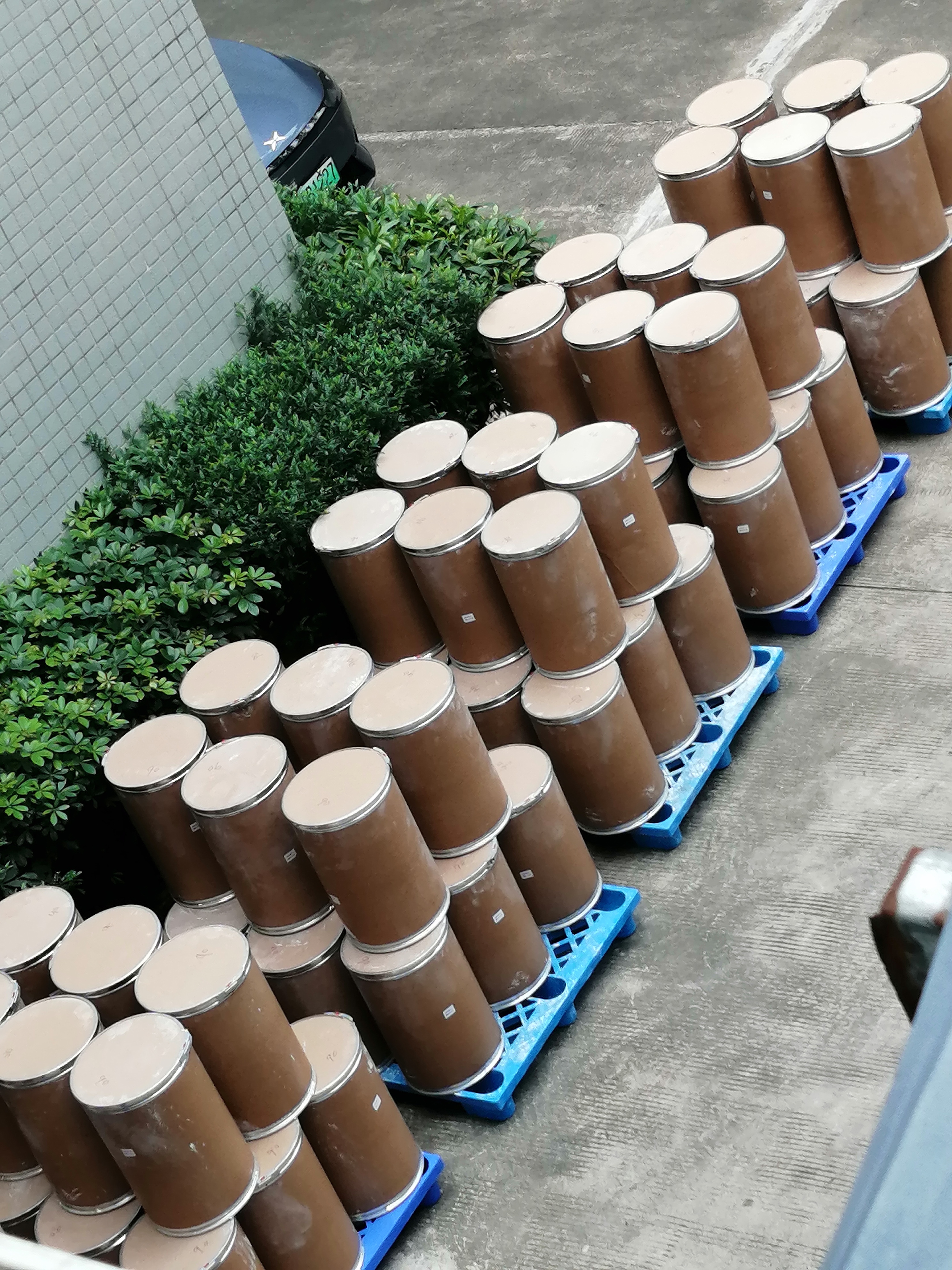 塑料除味剂简介 塑料除味剂分为复合型除臭剂,无味型除臭剂, 用于塑料