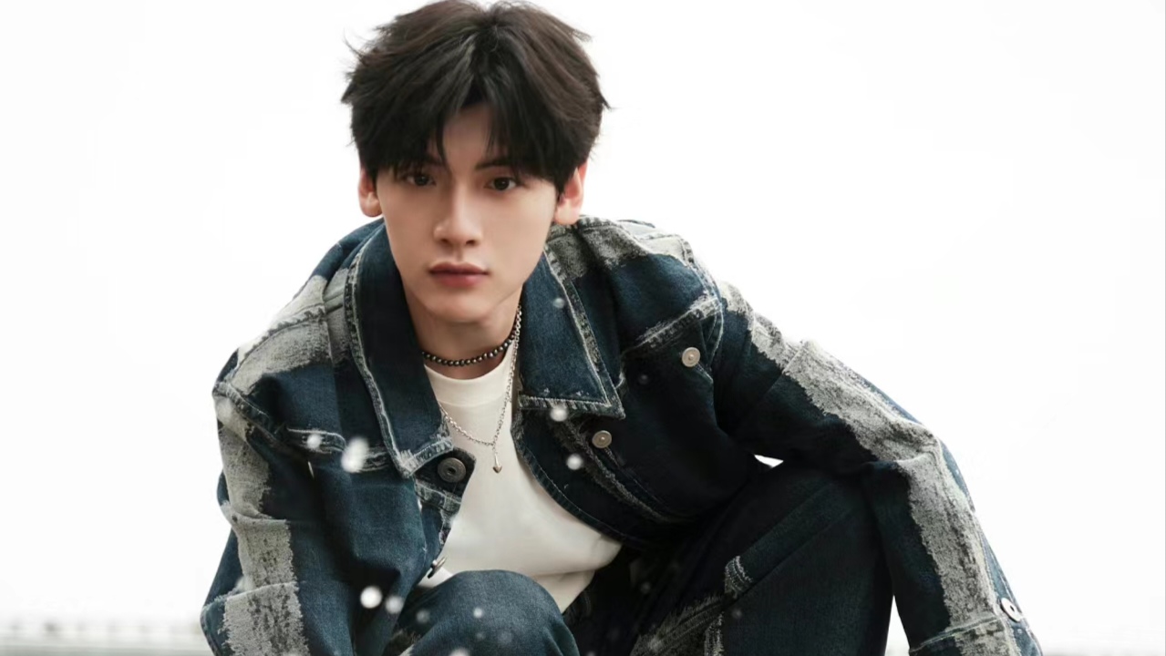 翟潇闻随后通过社交媒体发布了道歉声明,承认了自己在活动中的失言,并