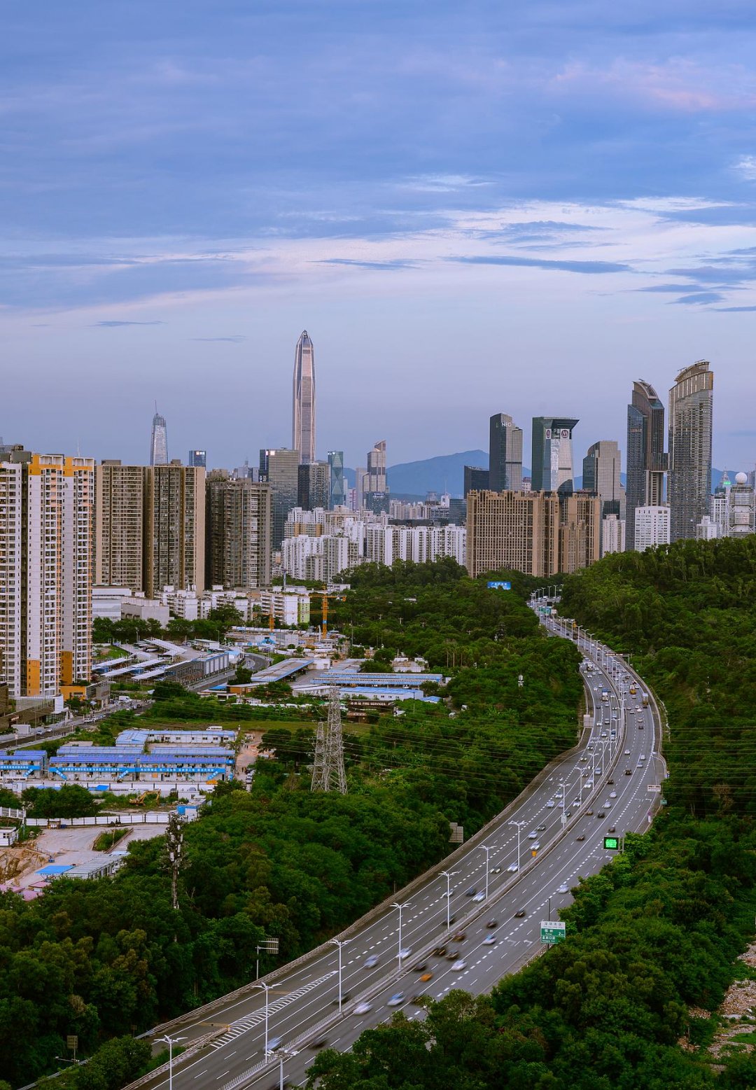 小南山公园在深圳市前海合作区南头半岛南边,地盘超级大,总占地面积有
