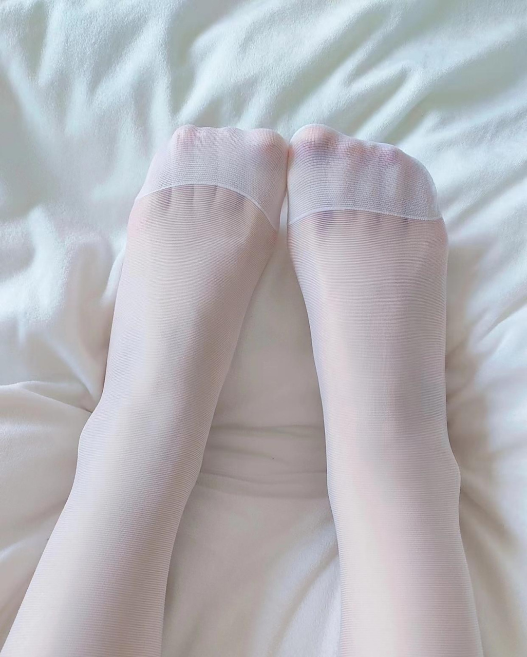 白丝之梦 丝滑如梦,皓白如玉,这双美腿宛若天外来物,轻盈而柔曼.