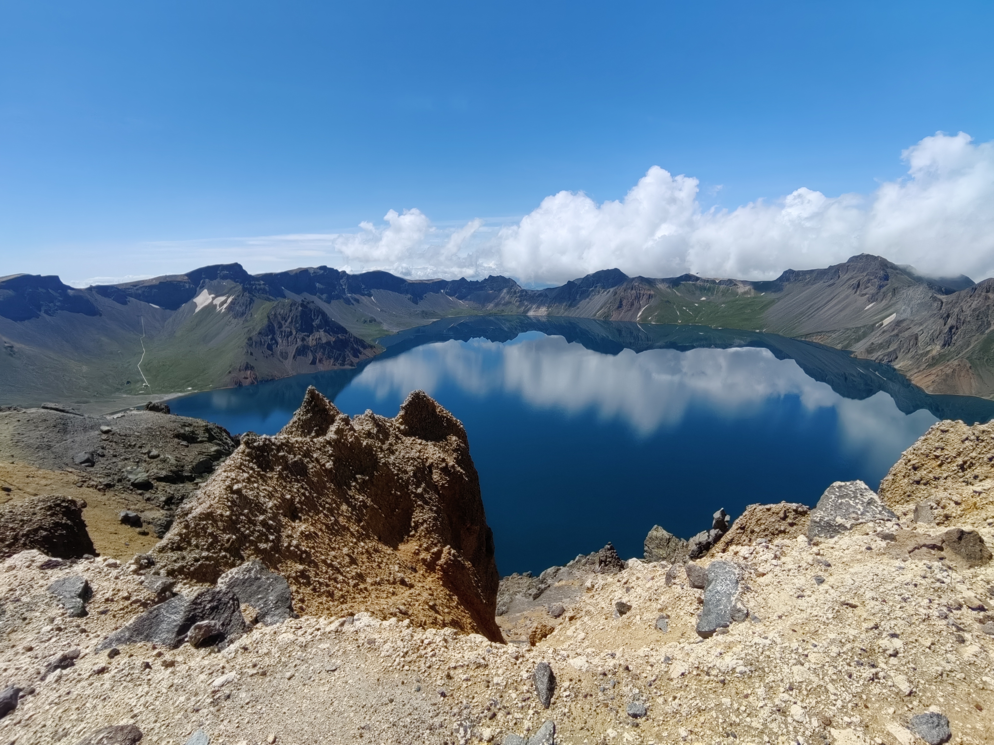 全球最高海拨火山湖一一长白山天池