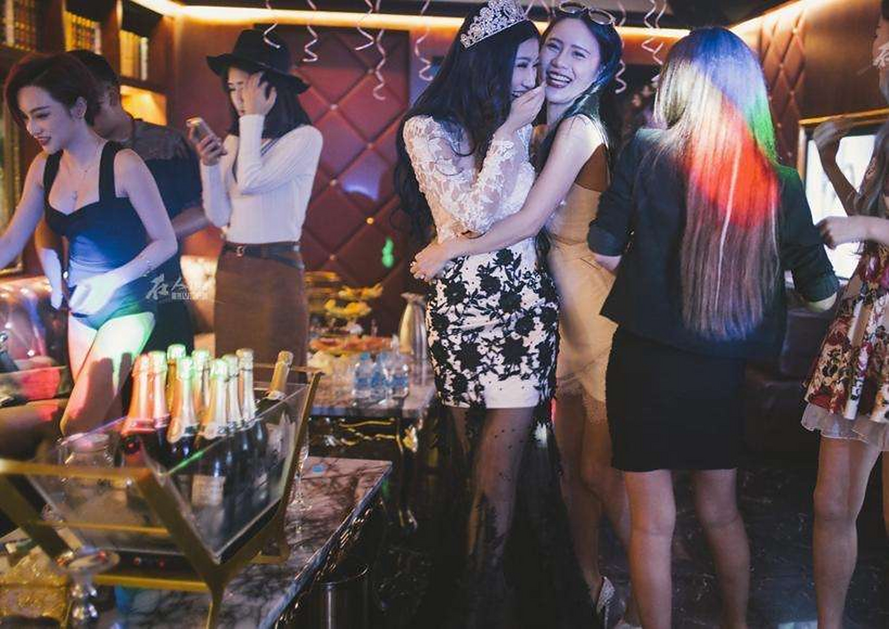 你怎么看待上海名媛群# 由上海名媛拼团事件引发的一系列社会反应被 