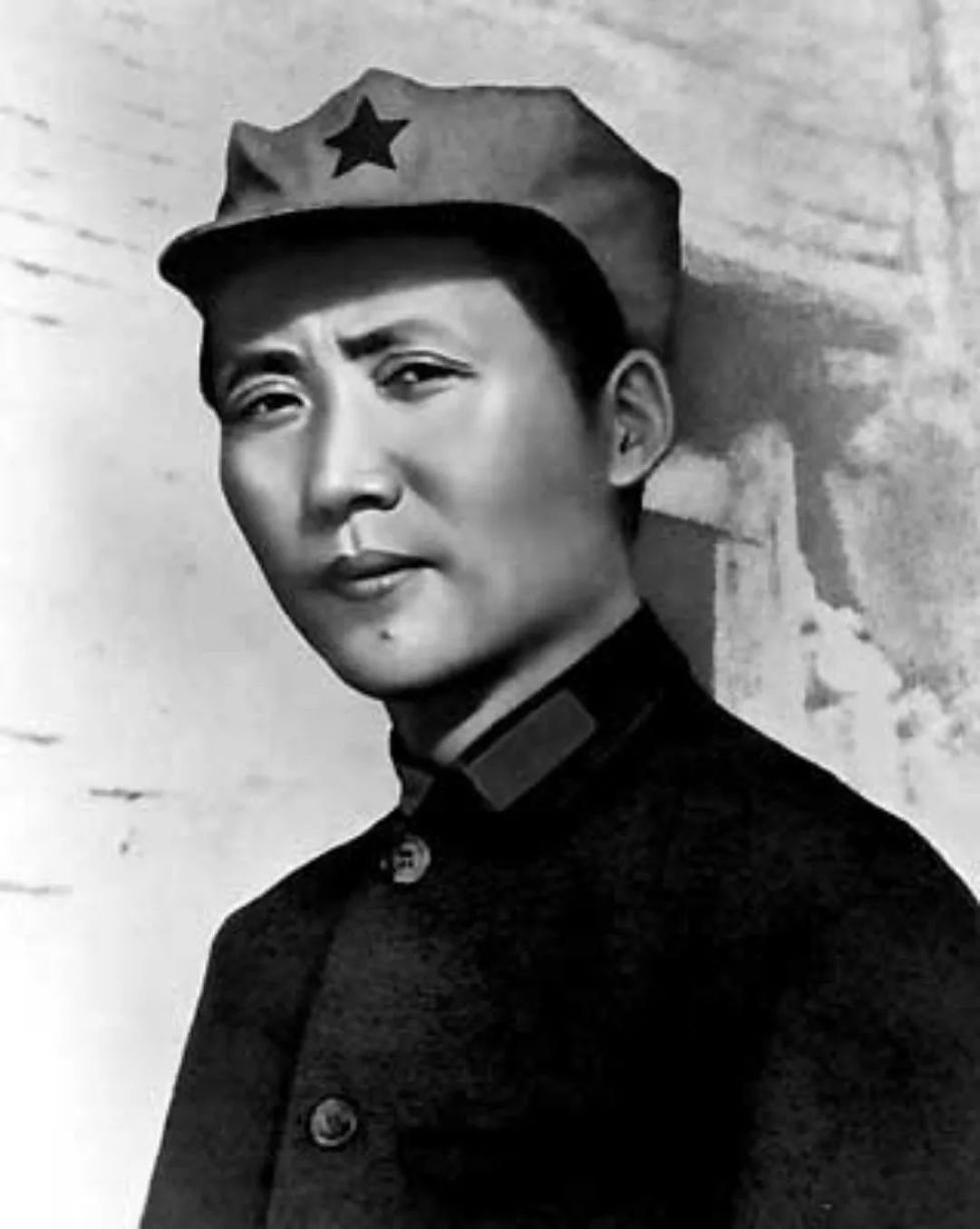 请停下脚步看一看这两位伟人!