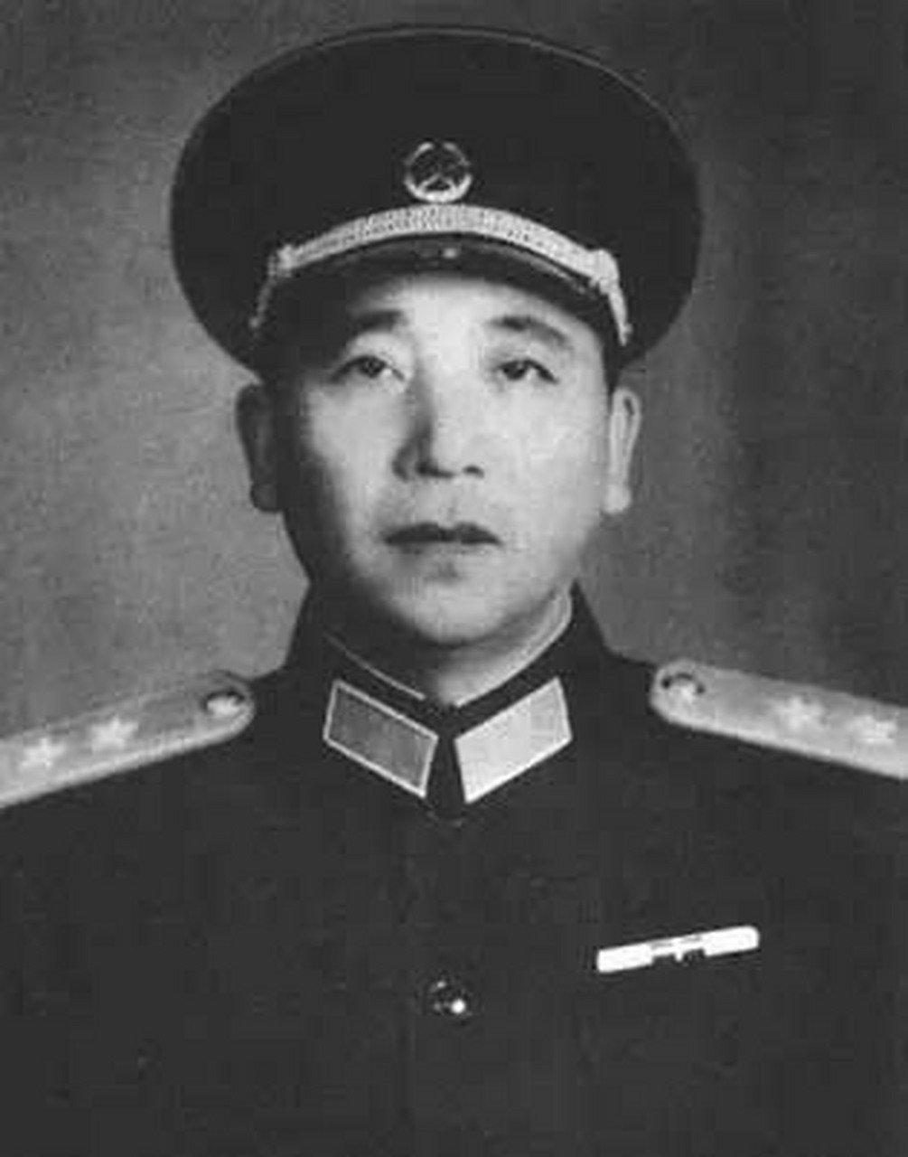 一门三英,秦基伟将军和他的两个虎将儿子  秦基伟,开国中国,在1988年