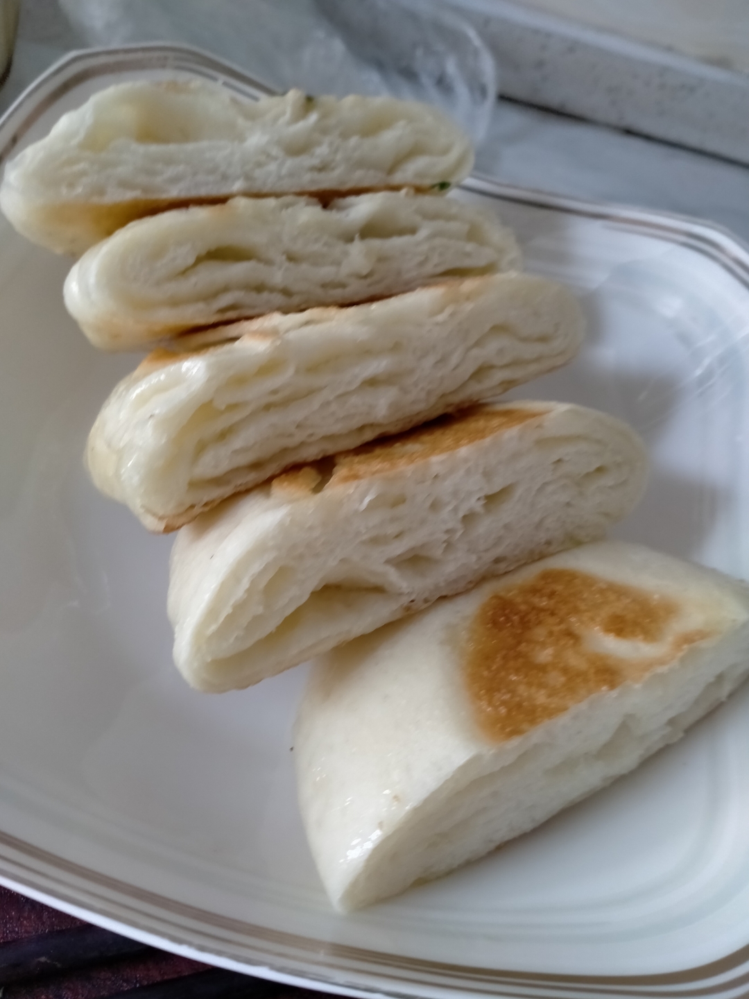 生活中有各种不同,每个人的三观也不同,幸福的标准