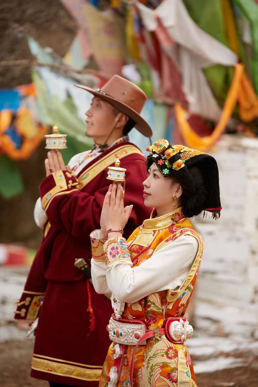 四姑娘山脚下的,藏族婚礼[微笑][微笑][微笑]