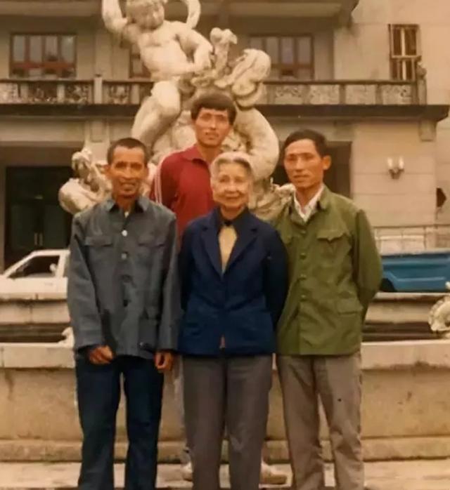 石来发作为红军后代,身上流淌着革命的血脉