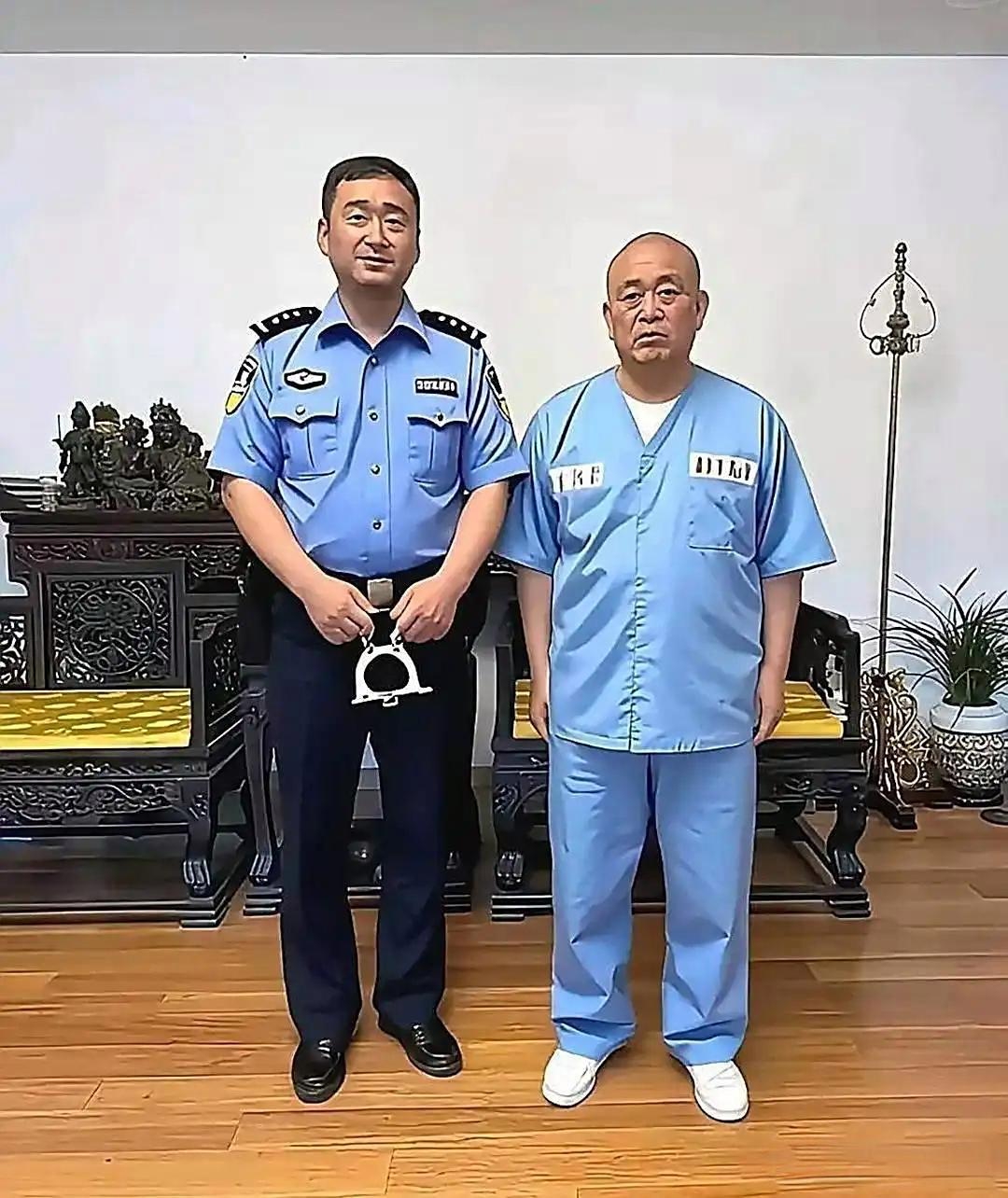 脱下袈裟,换上囚服,大师气质依然不减