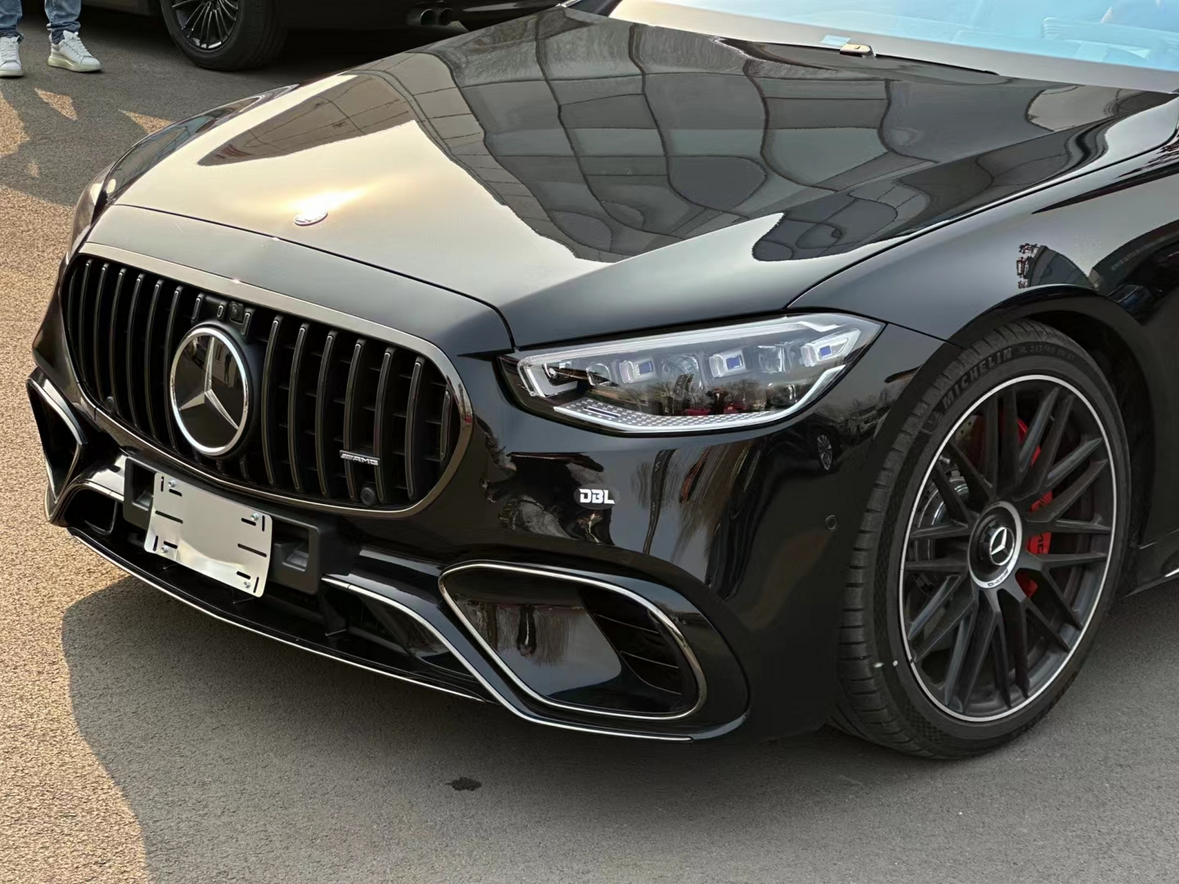 24款奔驰amg s63 现车到港正儿八经的西装暴徒 78黑夜中的奔驰,霸气