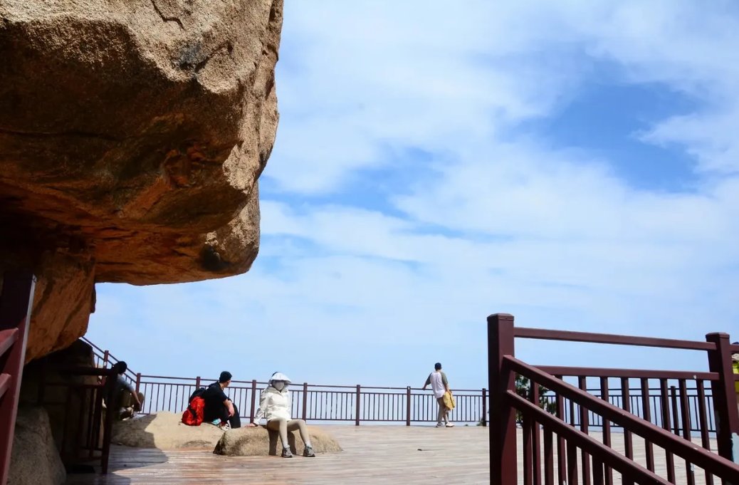 我的假期这样玩# 青岛崂山二龙山景区,这座荣获国家3aaa级称号的掠挝