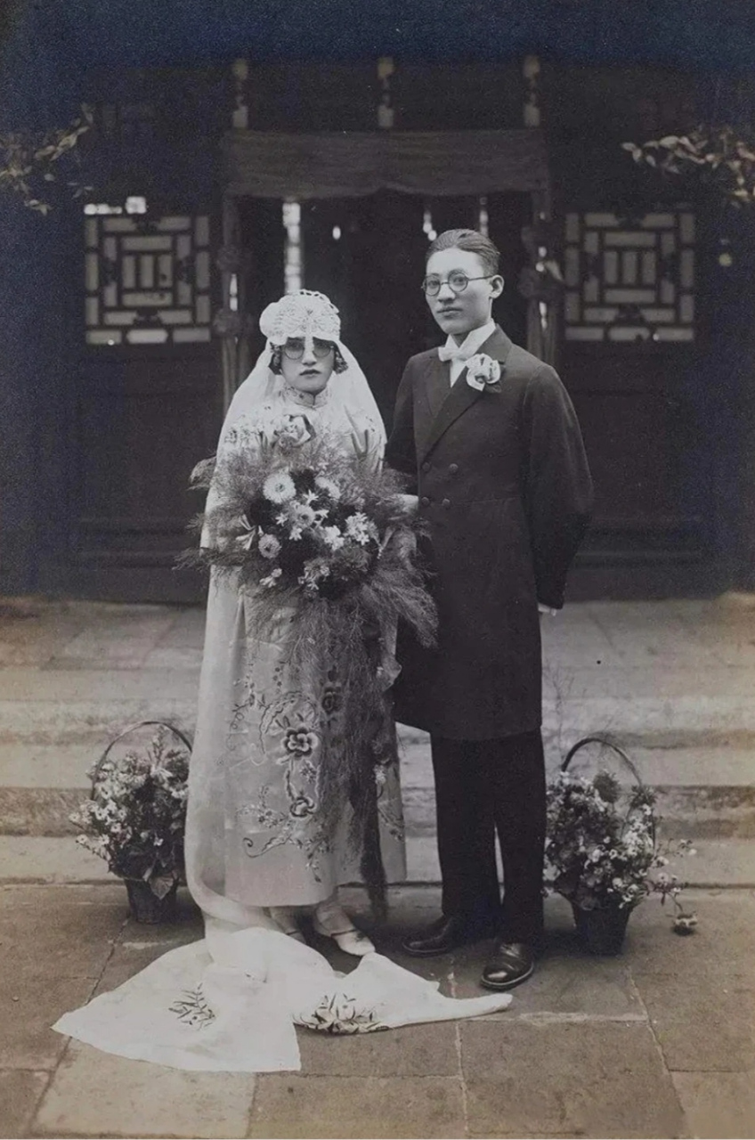 时尚真的是一种轮回,清末民国的婚纱照,是不是现在重新火爆的复古时尚