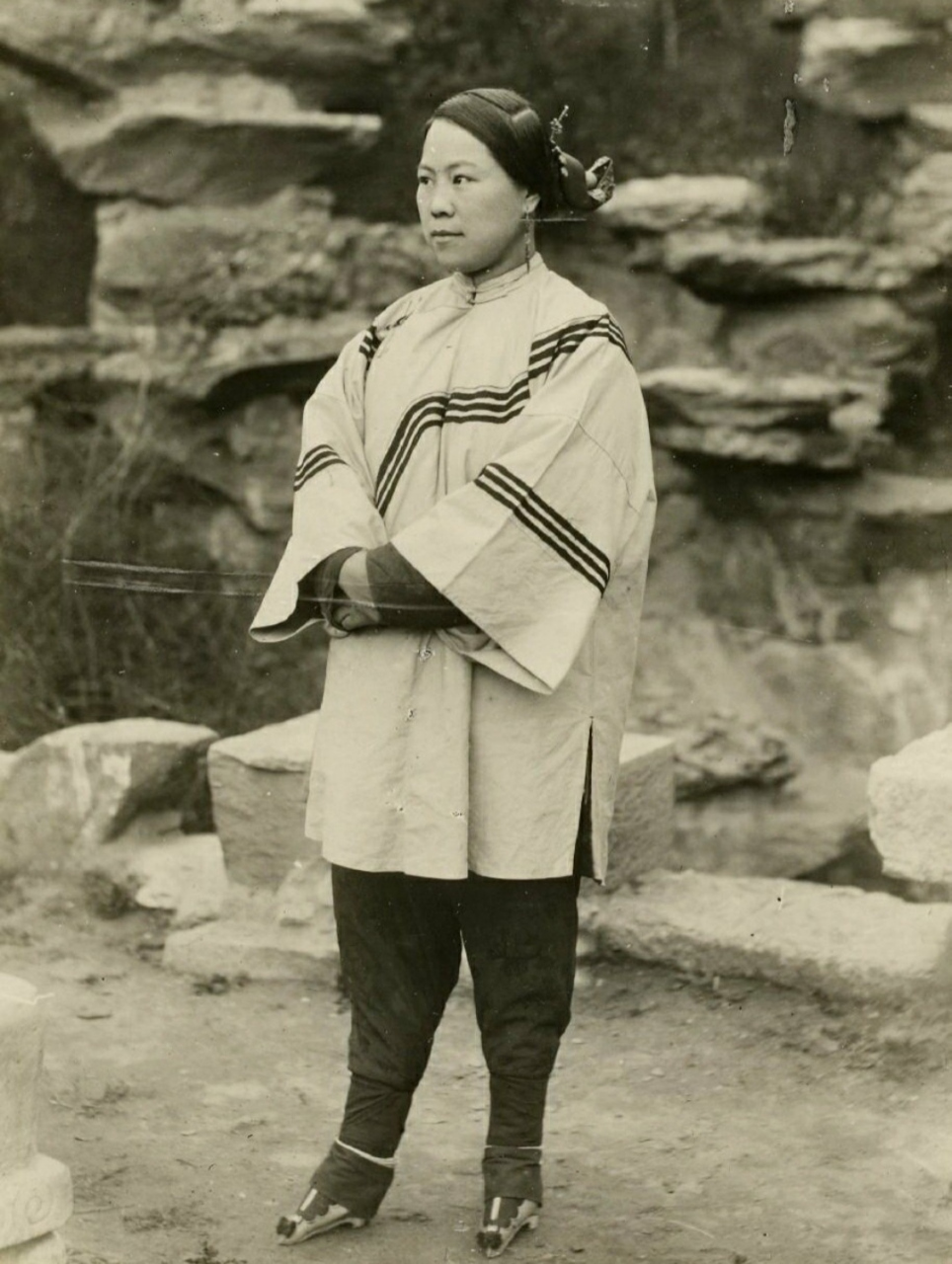 清朝,一个畸形审美的朝代,三寸金莲像马蹄一样,除了残害少女,没有任何