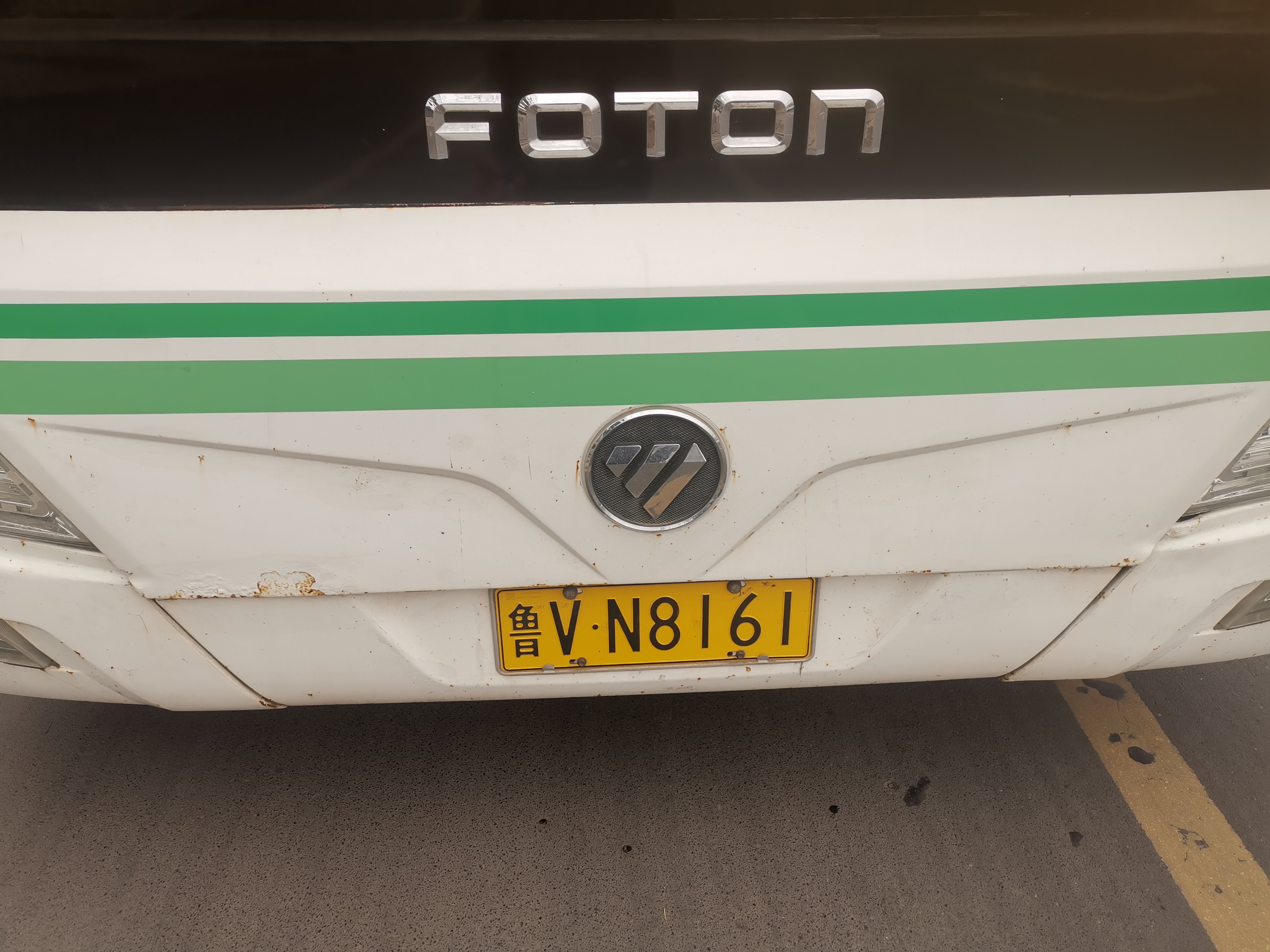 三月四日下午2:20左右,我乘68路公交车(车牌号鲁v·n8161)回家,车内有