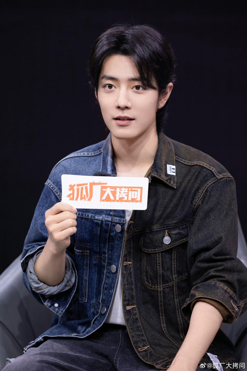 肖战盛阳# xz #肖战骄阳伴我# 和肖战@x玖少年团肖战daytoy 一起
