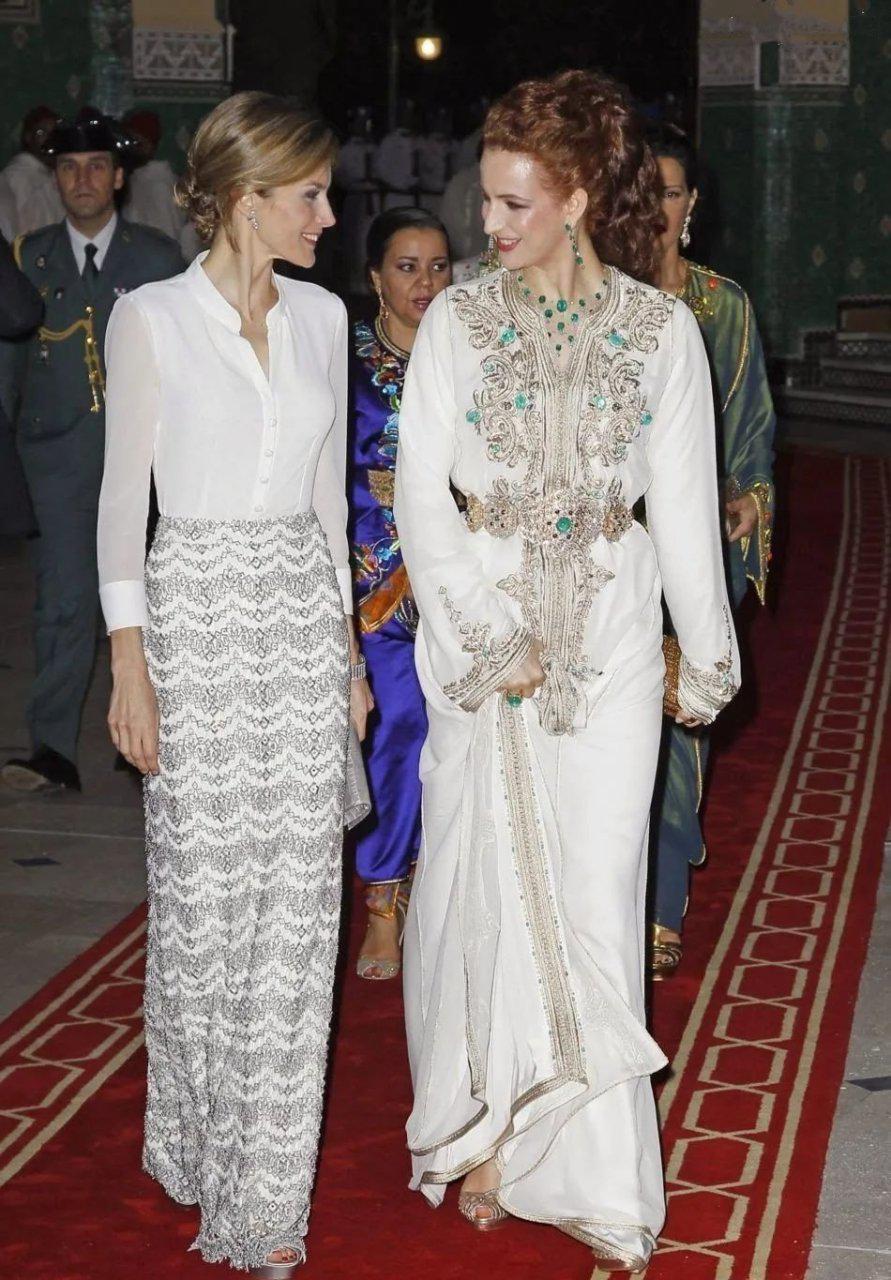 明星穿搭# 摩洛哥前王妃拉拉·萨尔玛,真美,丰腴身材秒杀瘦子