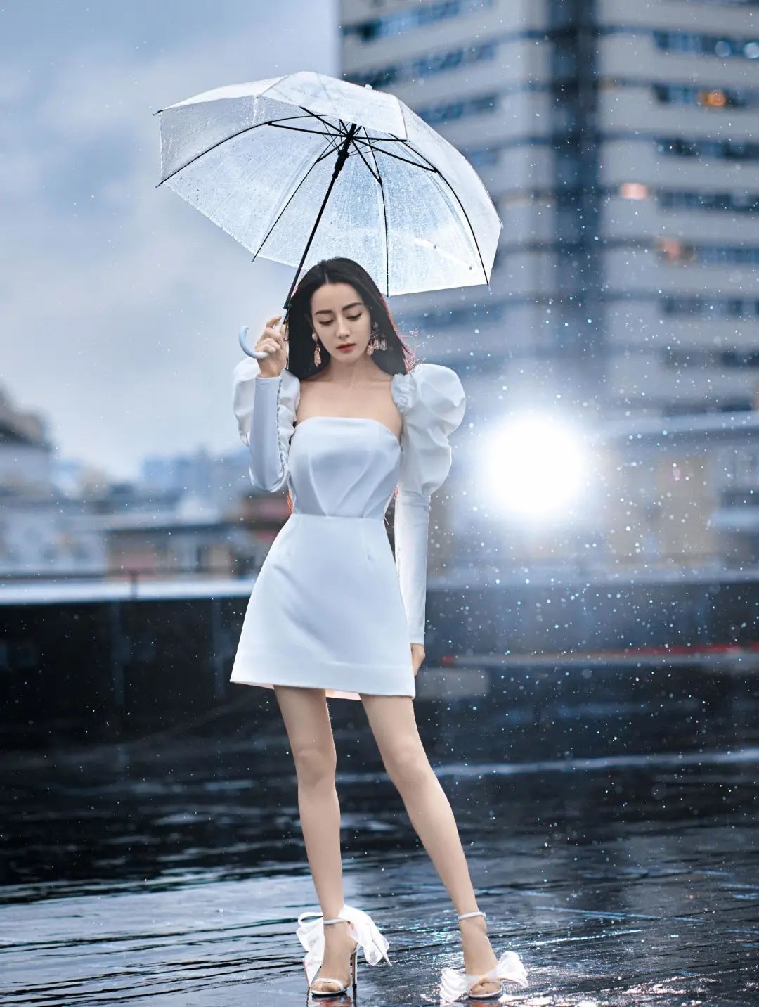 倪妮tiffany雨伞高清图图片