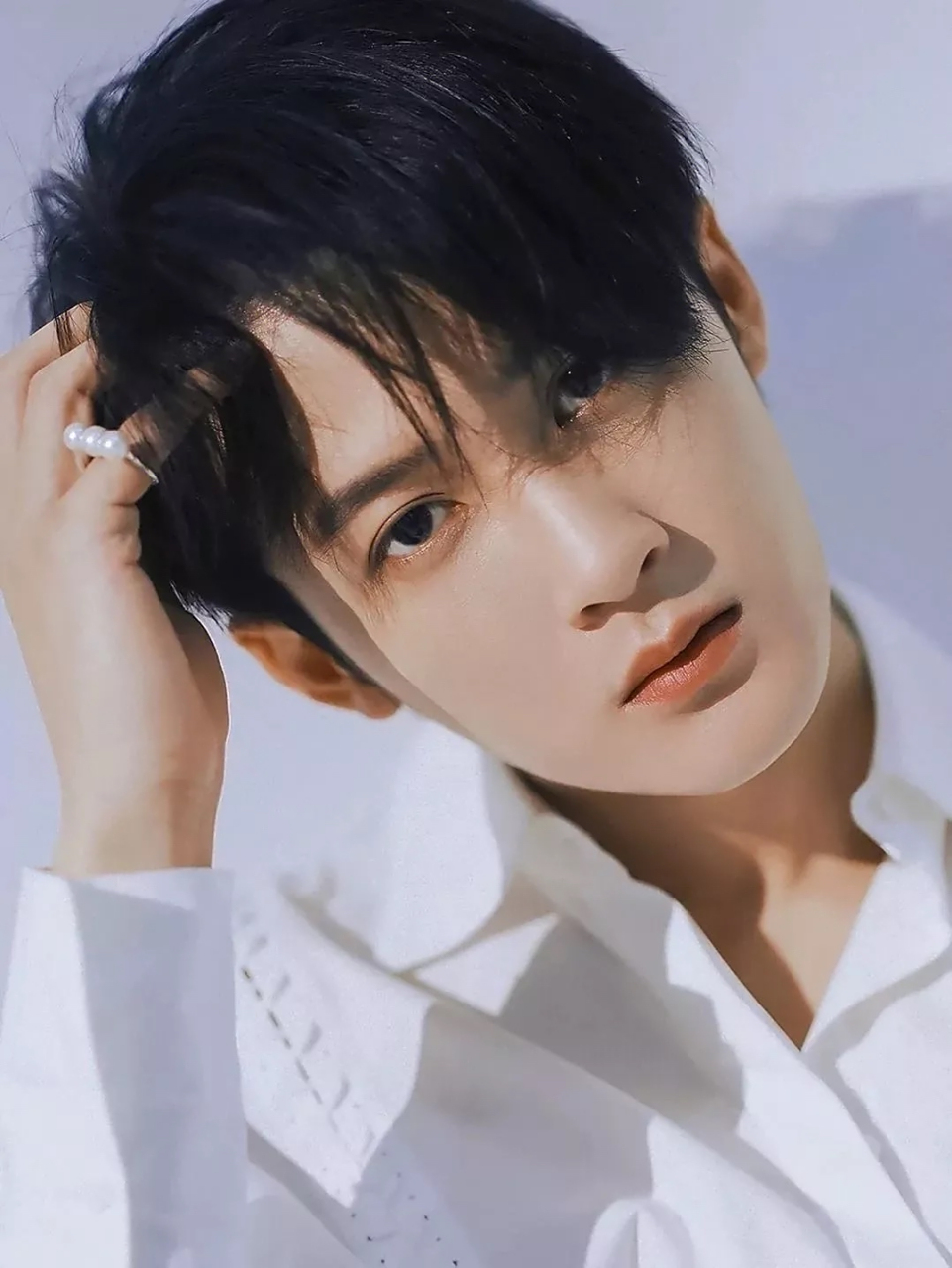 在8月9日的早晨,男明星檀健次突然成为了热搜话题,然而这次并非因为他