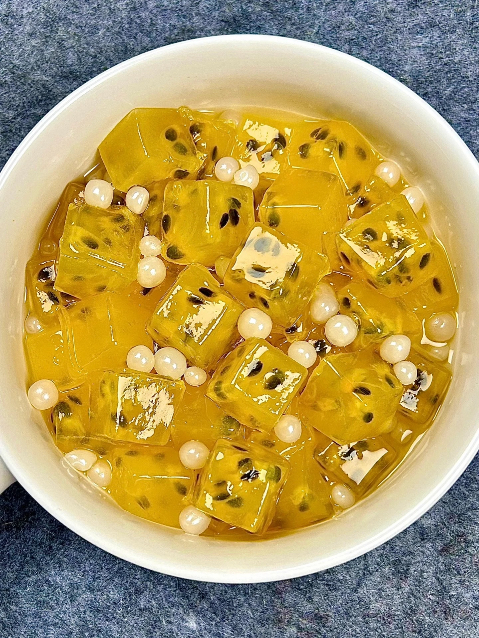 一定要去试试这个百香果冻冻!好吃到 绝绝子～ 冰冰凉凉,q弹爽滑!