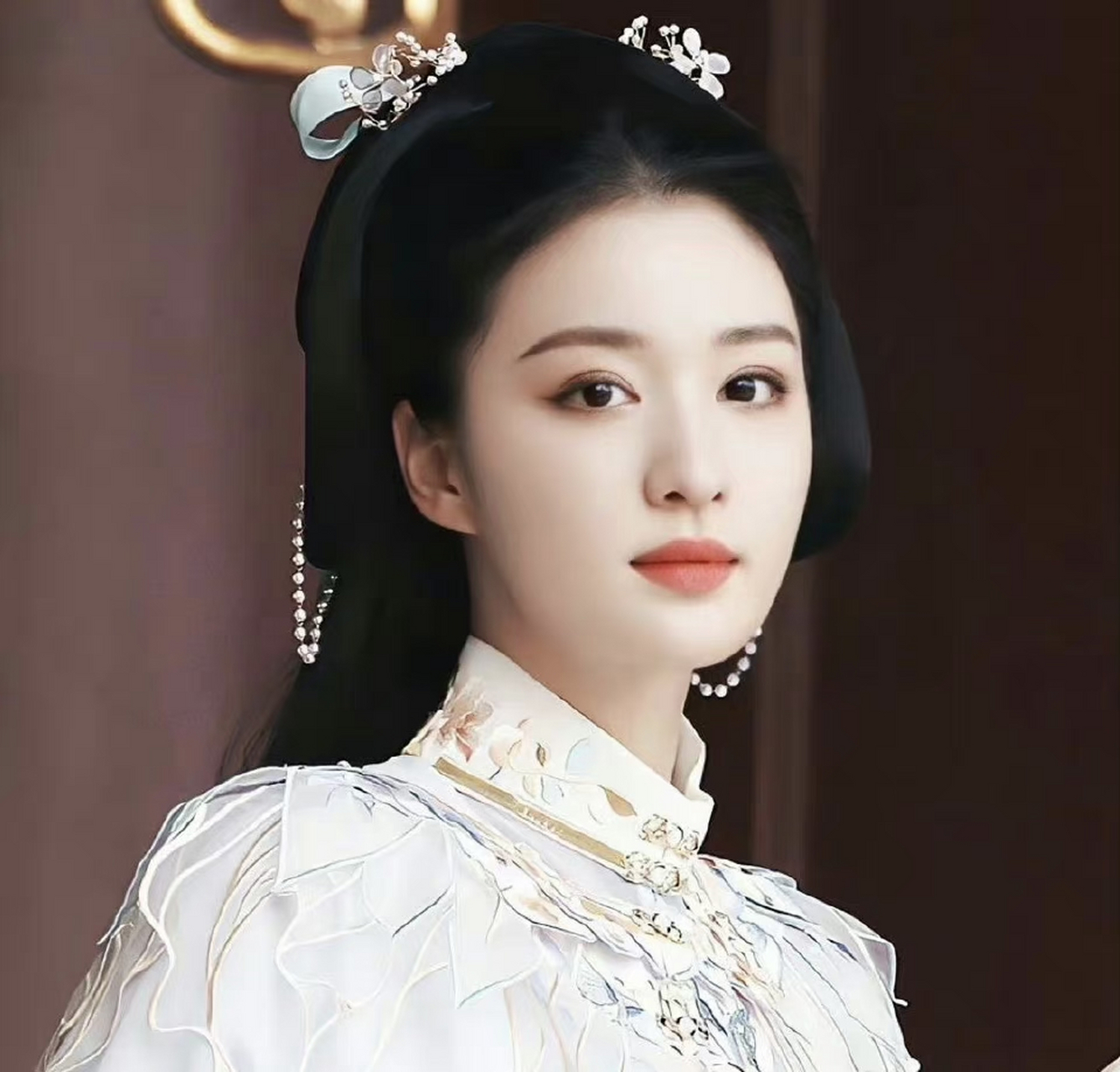 王楚然干净清纯的长相,比较符合现代人审美吧!