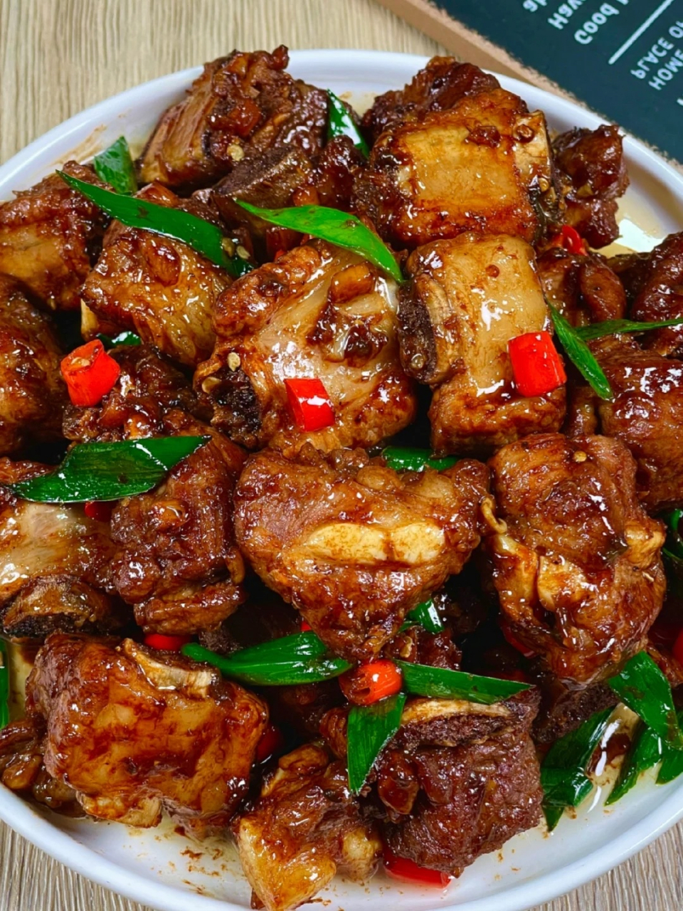 排骨别再炖着吃啦~试试这个炒排骨