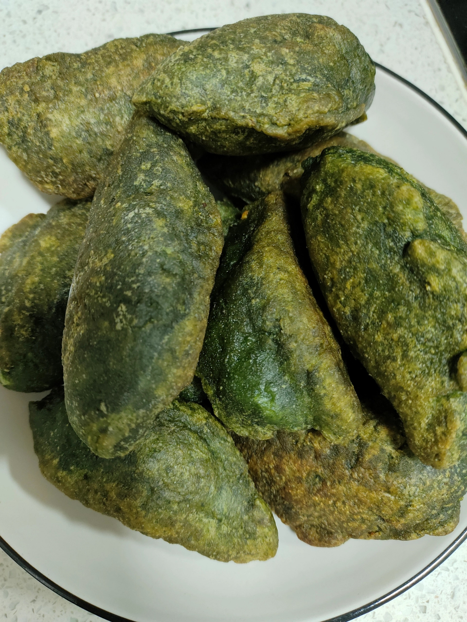 春天到处都是艾叶,做点艾叶糍粑,好好吃哇!